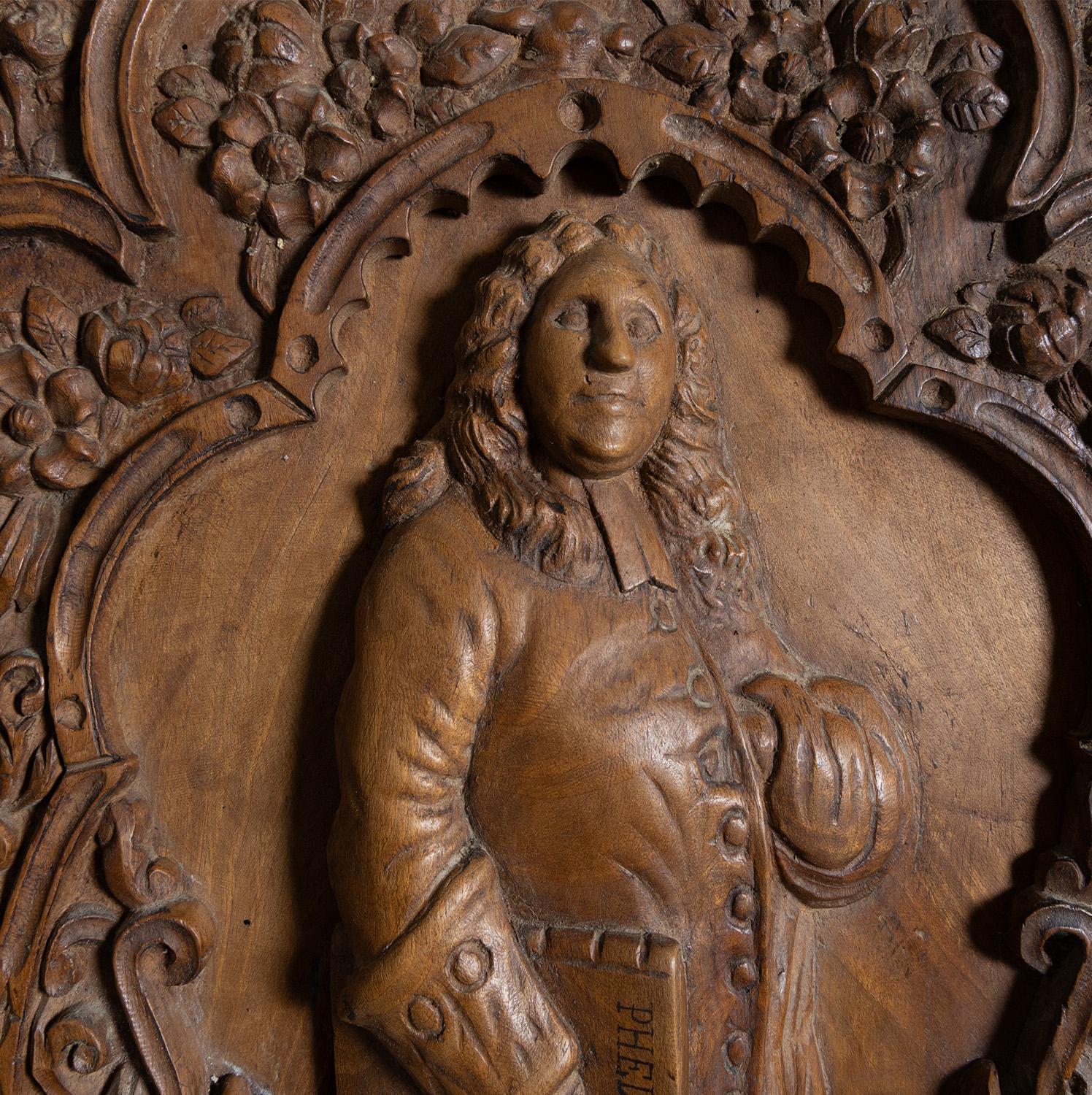 Französisch Hand geschnitzt Nussbaum Panel - Dramatiker Jean Racine (1639-1699) von 1889 im Angebot 1