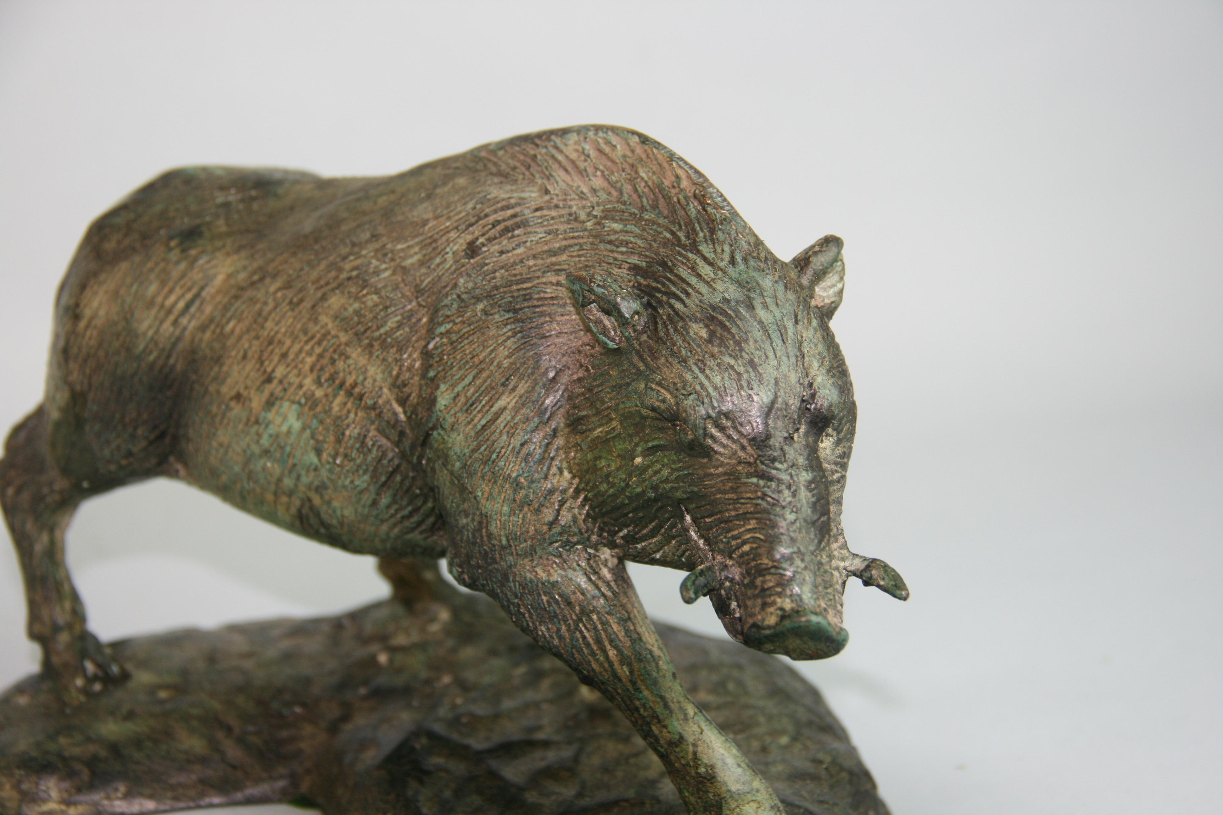 Französisch Hand Cast Bronze Wildschwein Skulptur im Zustand „Gut“ in Douglas Manor, NY