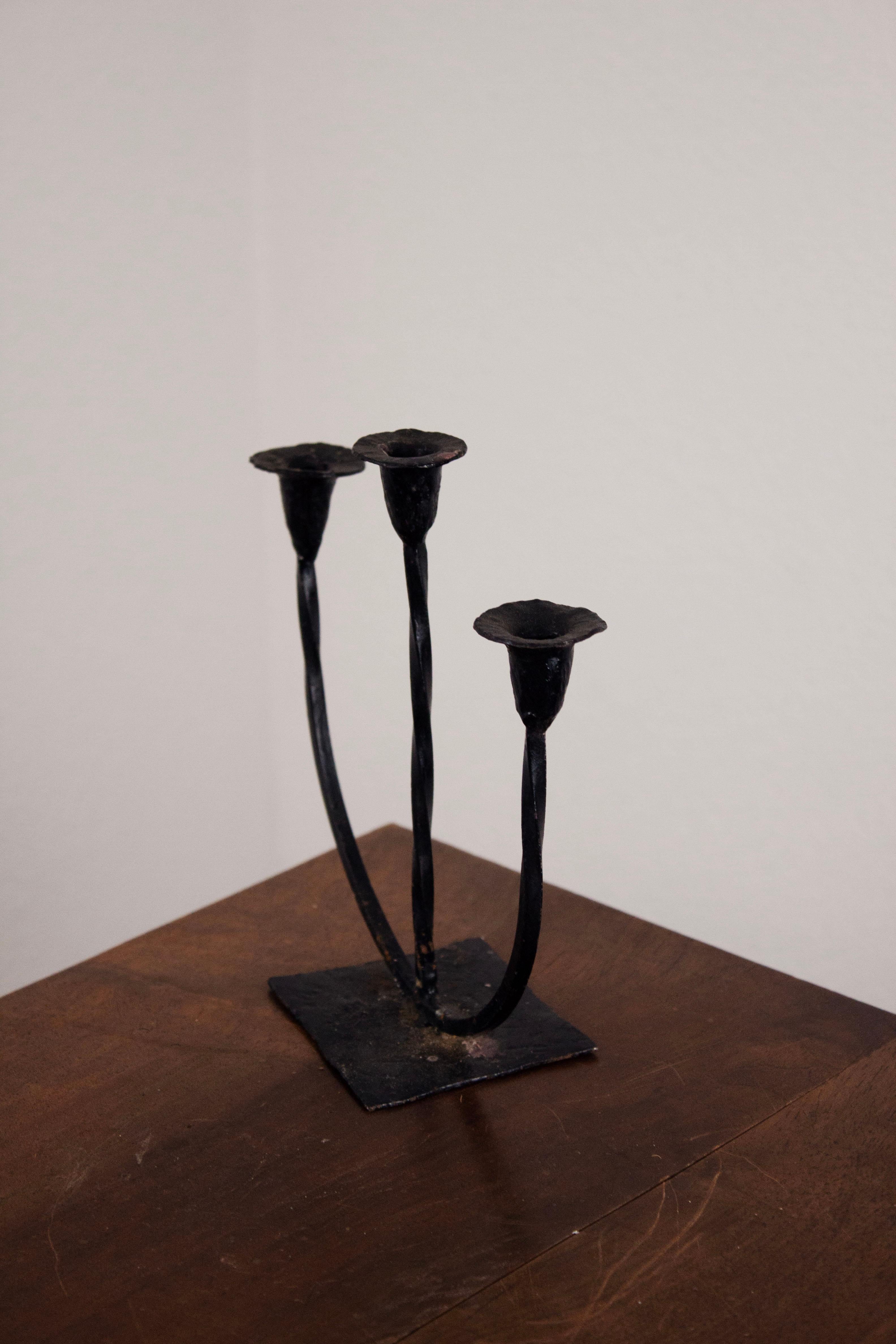 French Hand-Forged Iron Three-Arm Candelabra, Mid-20th Century In Fair Condition For Sale In Rümmingen, BW