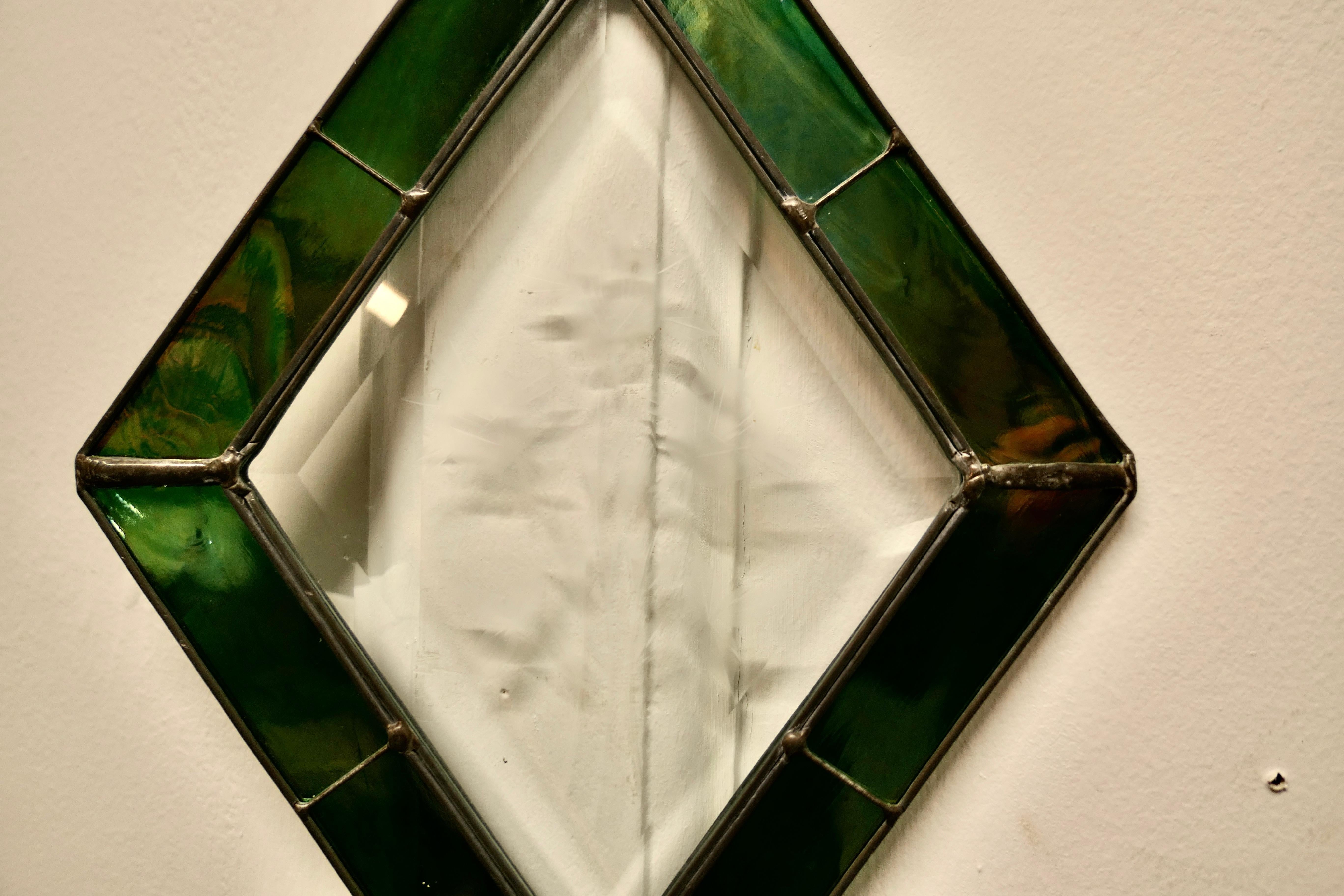 Arts and Crafts Panneau de fenêtre en verre teinté ancien fabriqué à la main en France en vente