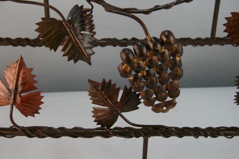 French Hand Made Leaves and Grapes Five Hood Utility Rack In Good Condition For Sale In Douglas Manor, NY