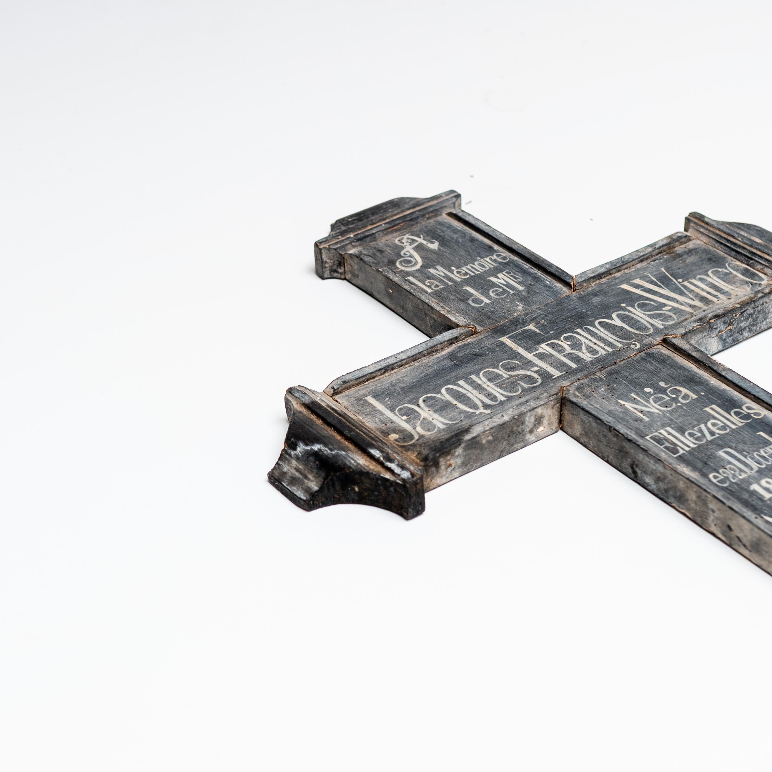 Französisches handbemaltes Schild, kreuzförmiges Schild, Frankreich, 1950er Jahre (Holz) im Angebot