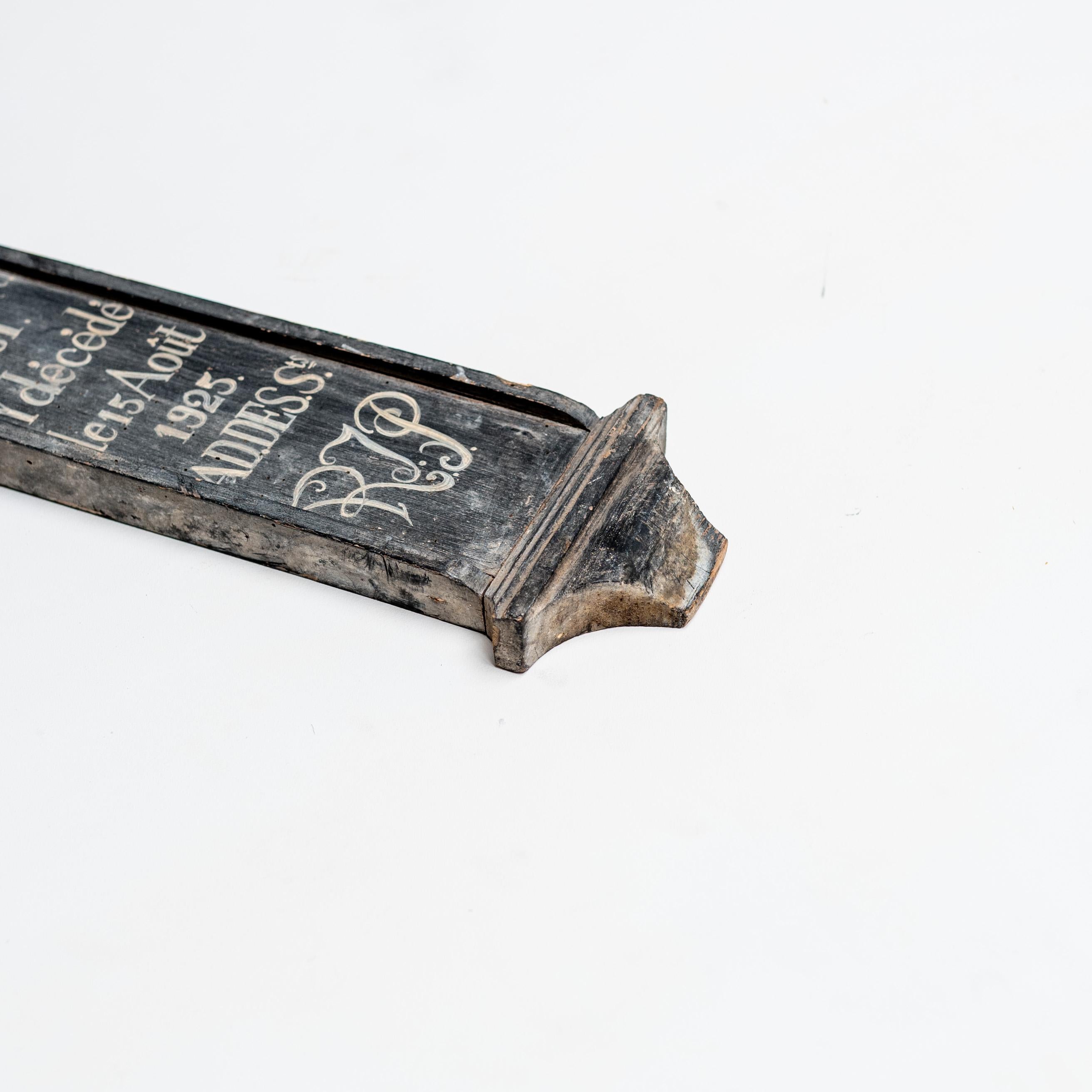 Französisches handbemaltes Schild, kreuzförmiges Schild, Frankreich, 1950er Jahre im Angebot 1