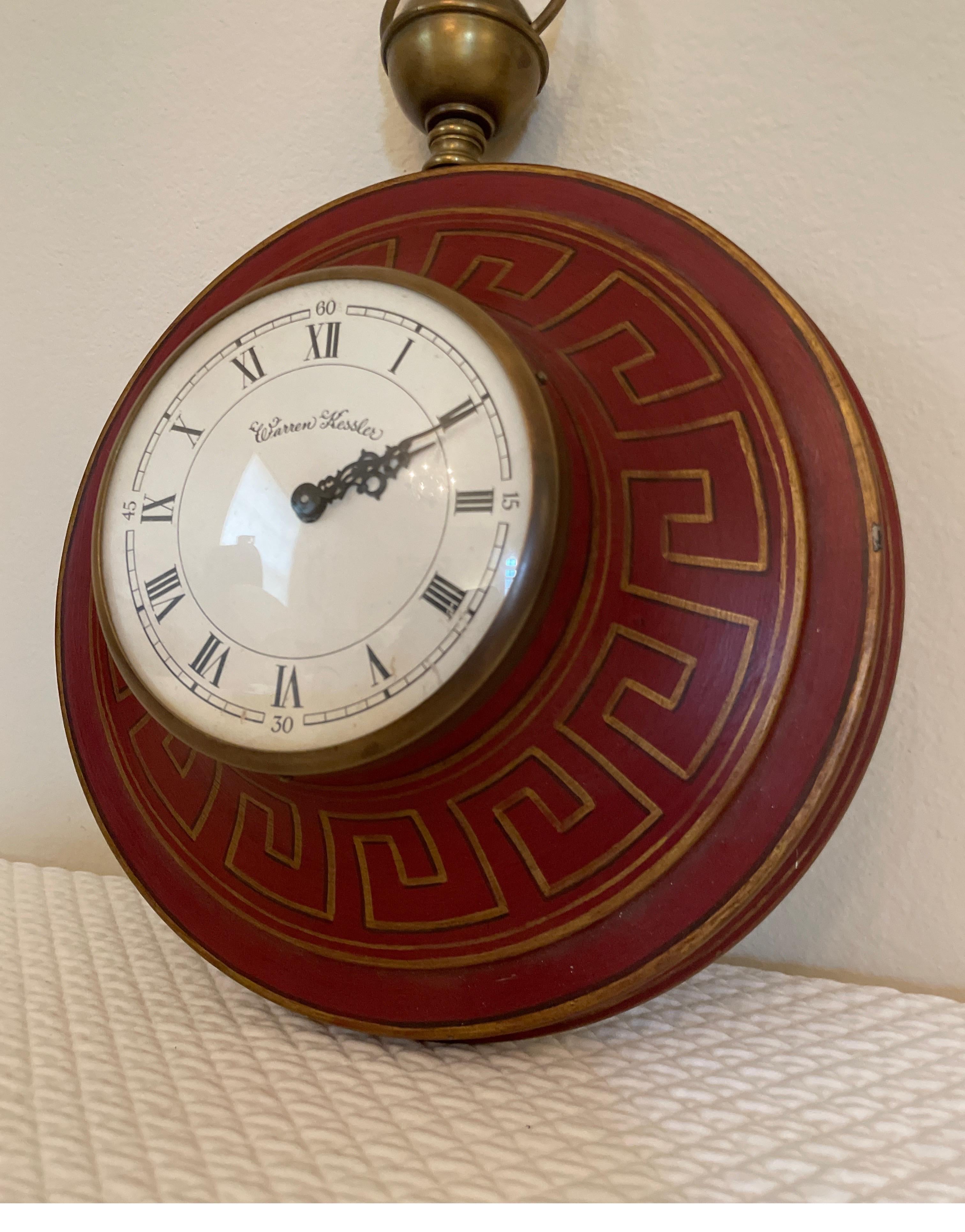 Francese Orologio da parete francese in tole dipinto a mano in vendita