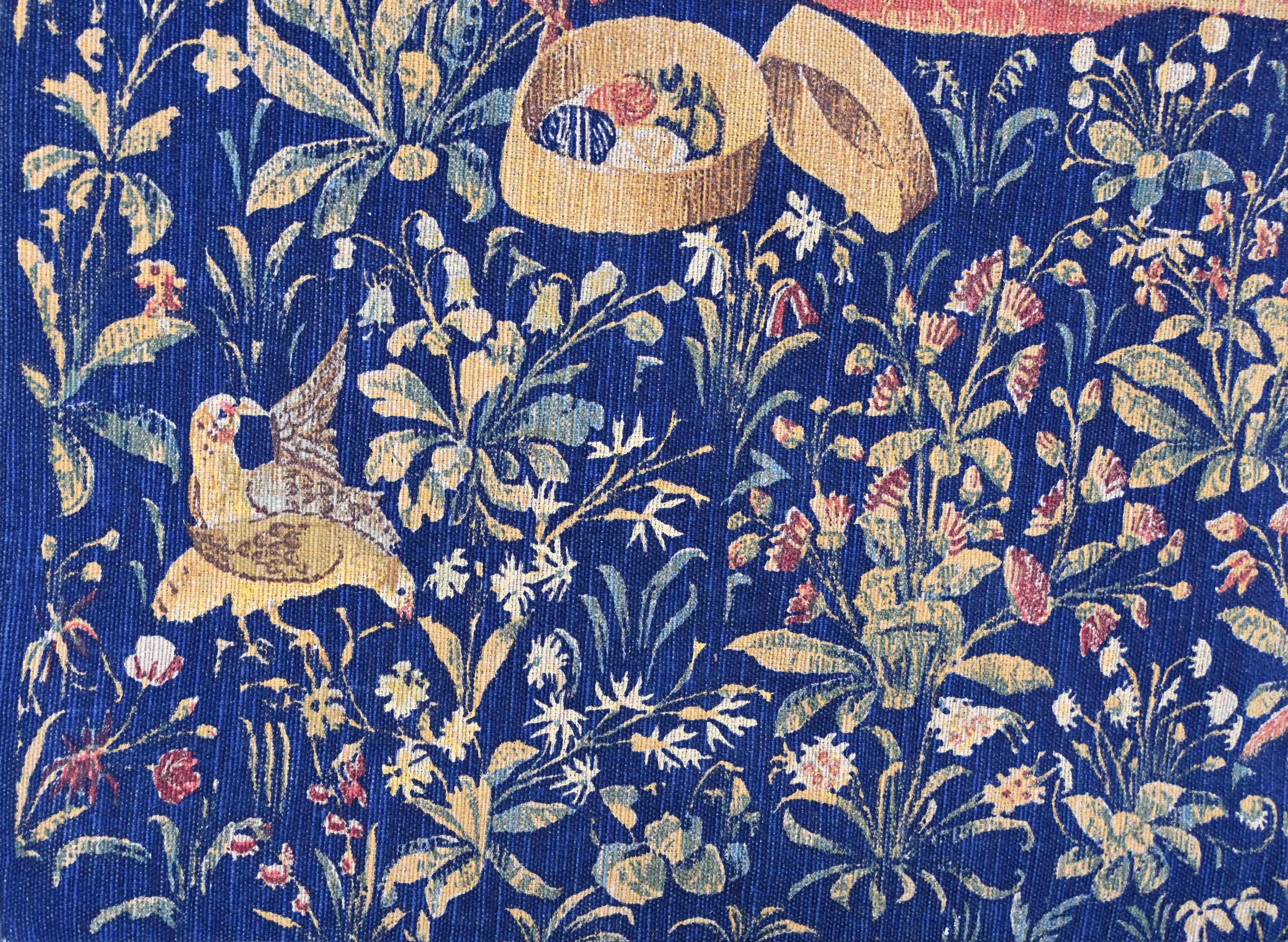 Französischer handbedruckter Wandteppich im mittelalterlichen Stil - H 114 x L 97 cm - N° 1438 im Zustand „Hervorragend“ im Angebot in Paris, FR