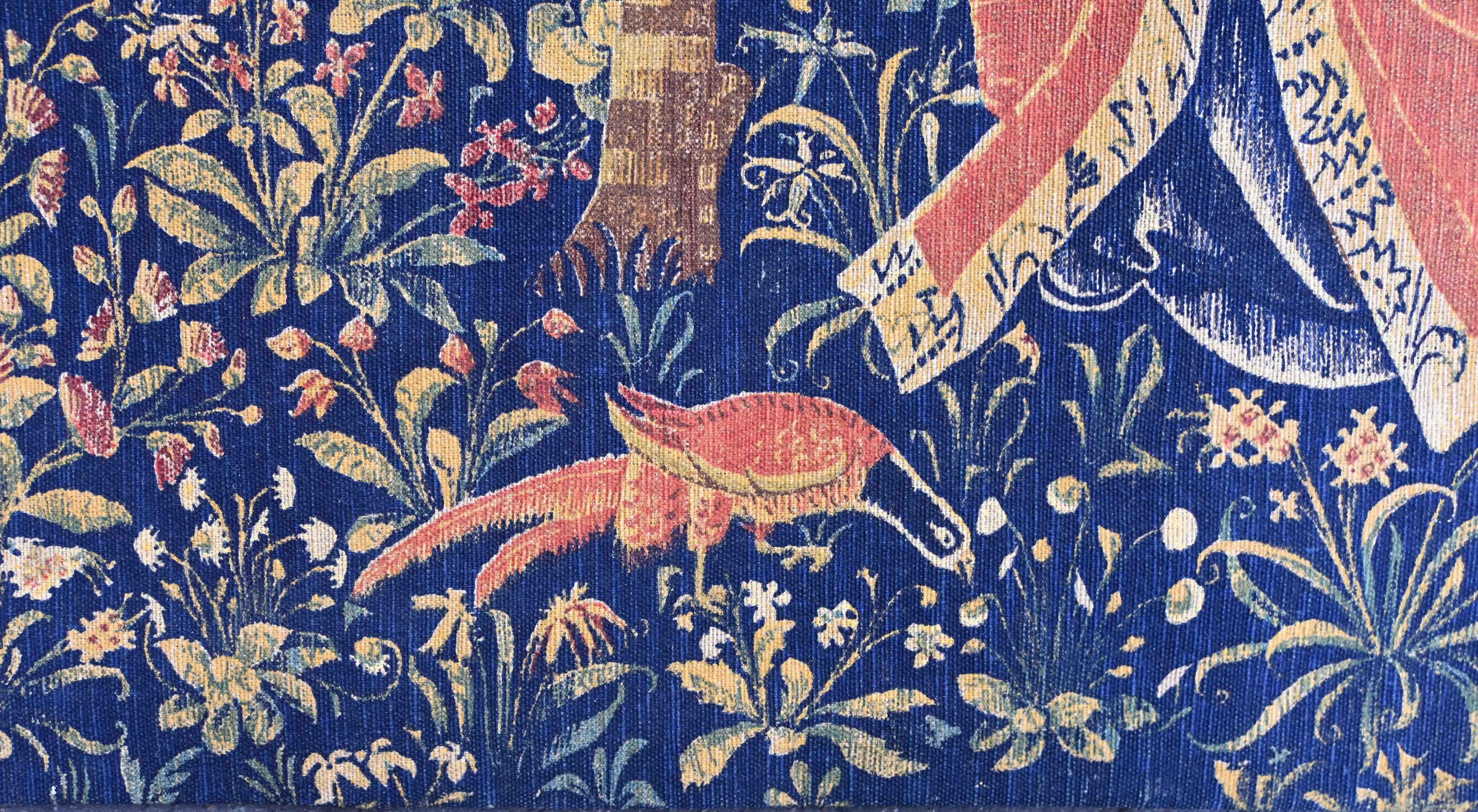 Französischer handbedruckter Wandteppich im mittelalterlichen Stil - H 114 x L 97 cm - N° 1438 (Ende des 20. Jahrhunderts) im Angebot