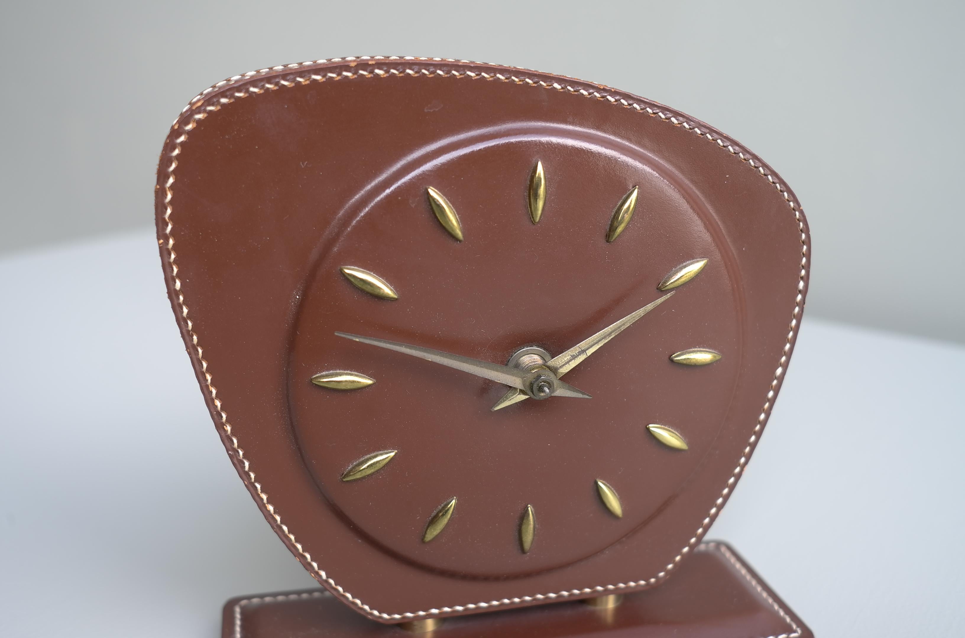 Mid-20th Century French Handstitched Brown Leather Clock, Jacques Adnet Attributed, 1950s For Sale