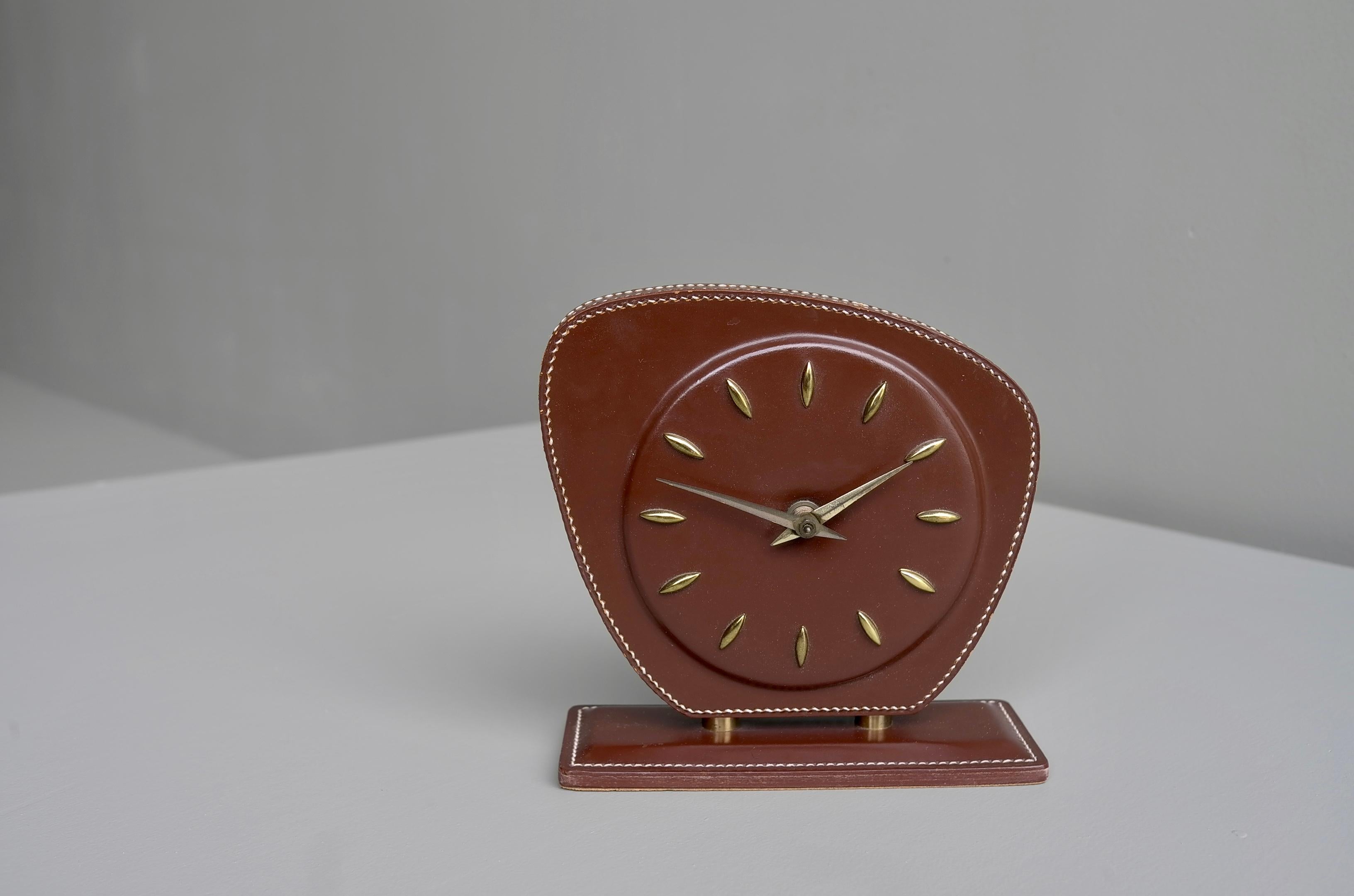French Handstitched Brown Leather Clock, Jacques Adnet Attributed, 1950s For Sale 2
