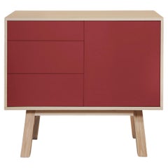 Aparador francés artesanal de madera roja de 1 puerta y 3 cajones de E. Gizard, París