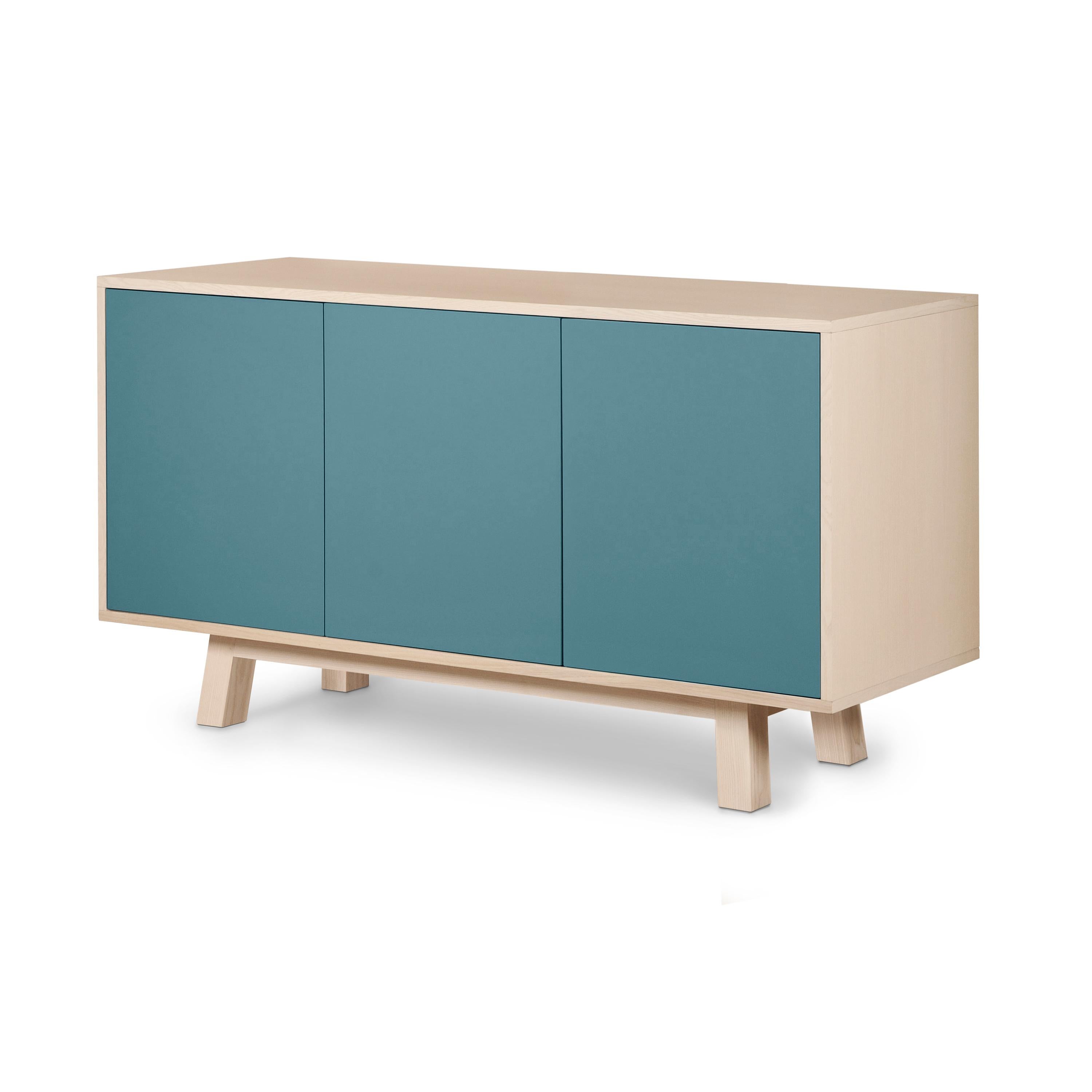 Credenza francese artigianale a 3 ante di colore azzurro, design Eric Gizard Paris in vendita 1