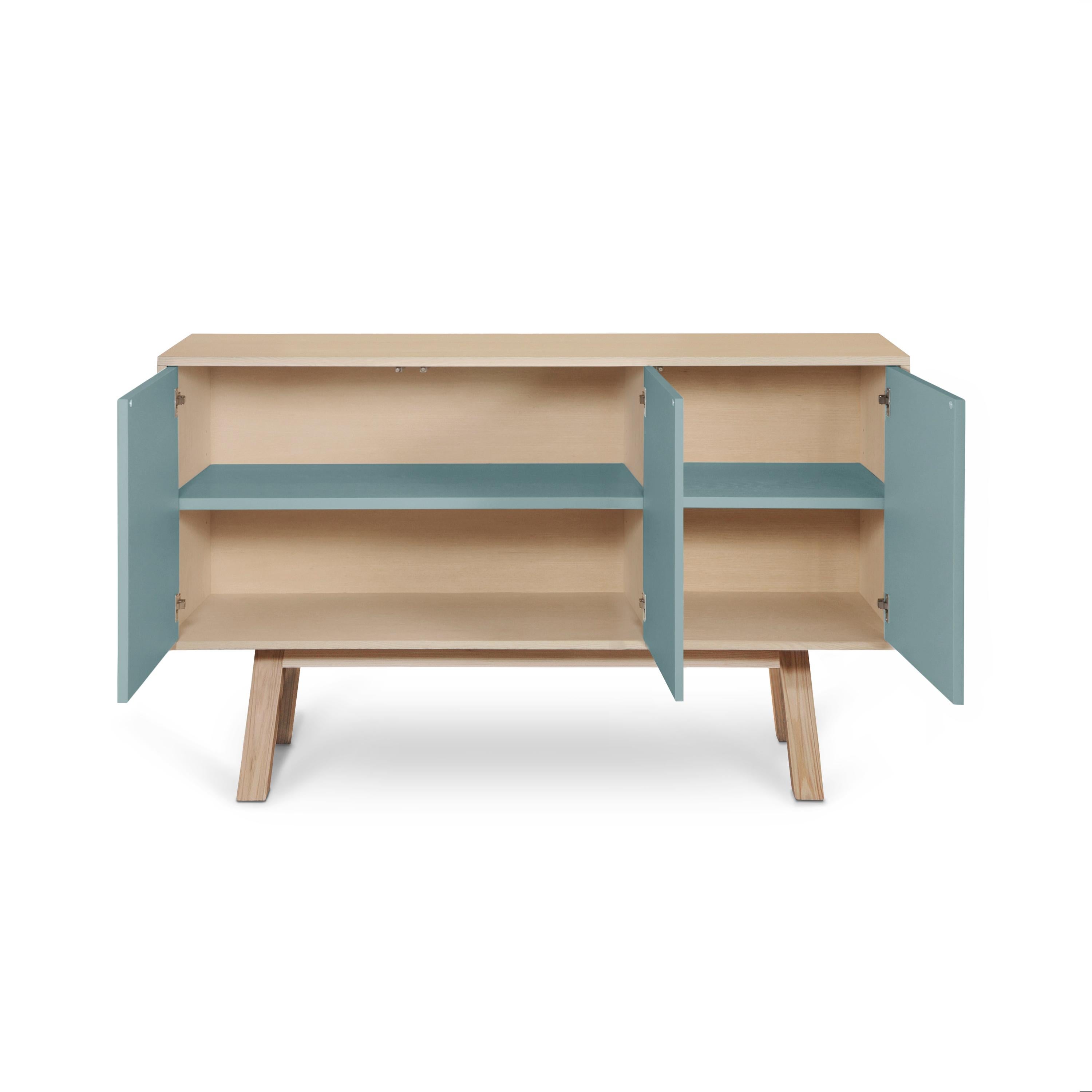 Buffet à 3 portes bleu-gris, fabriqué à la main par le designer Eric Gizard Paris Neuf - En vente à Landivy, FR