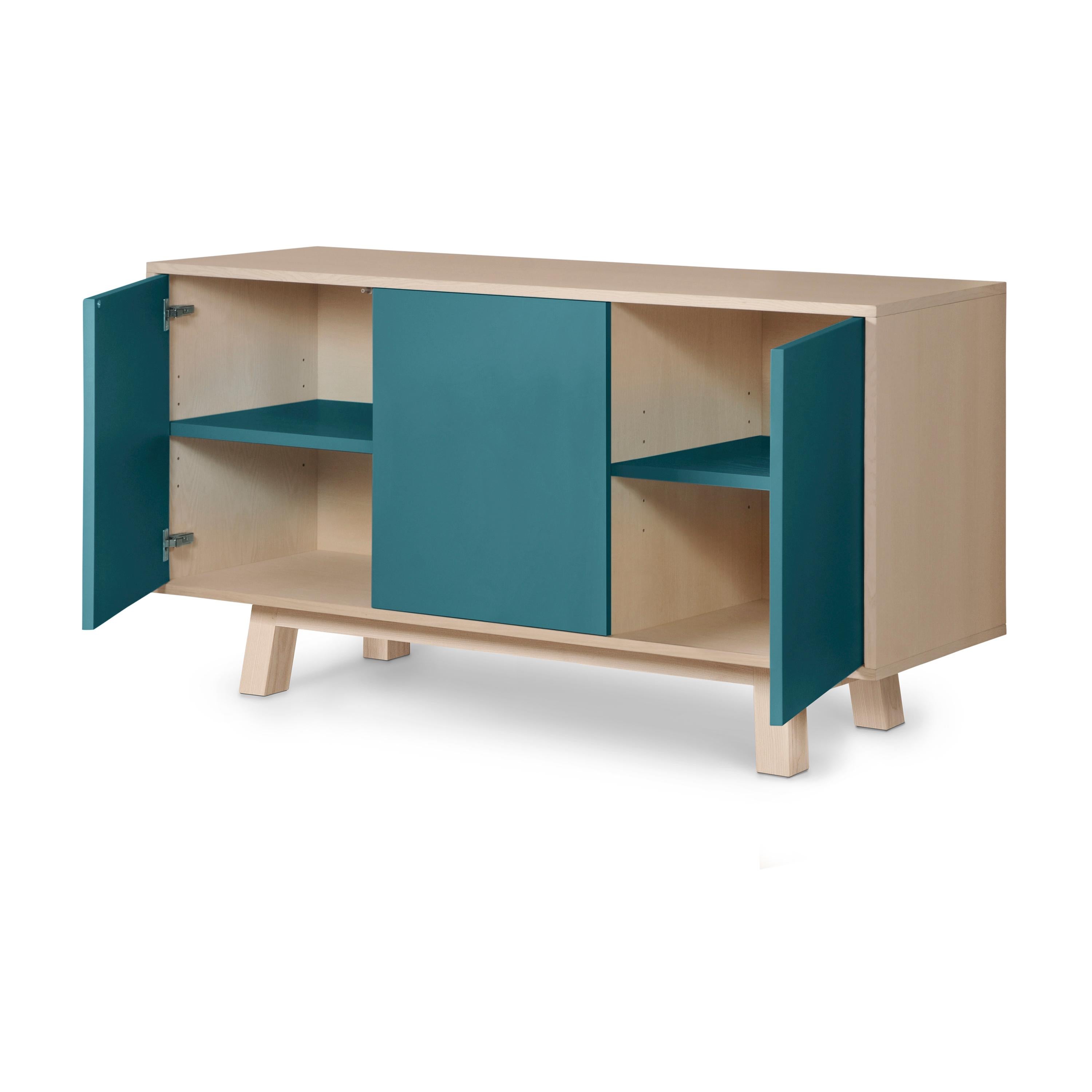 Laccato Buffet francese artigianale personalizzabile a 3 ante di colore blu mare, design Eric Gizard Paris in vendita