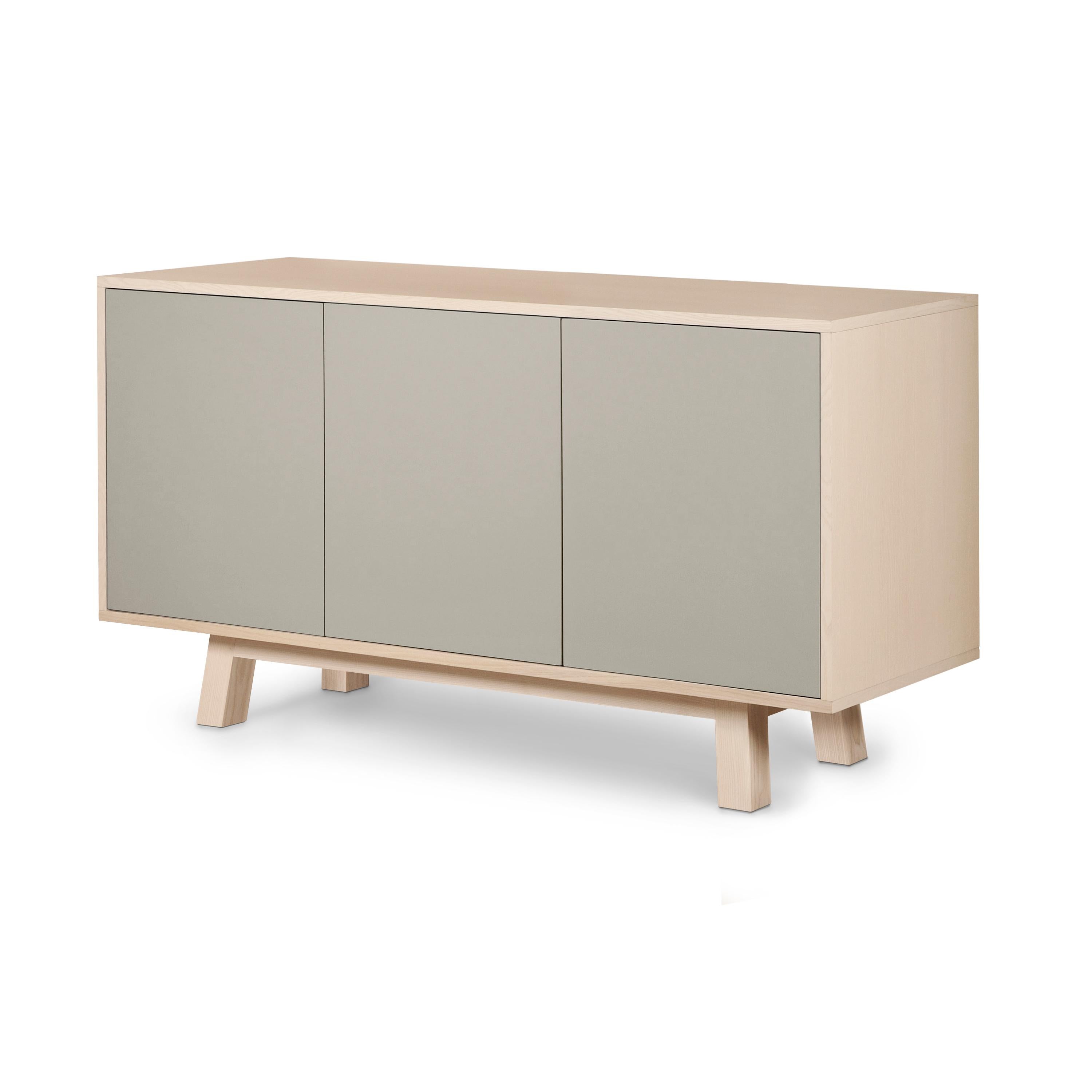 Lacquered French handcrafted designer light gray sideboard by Eric Gizard Paris For Sale