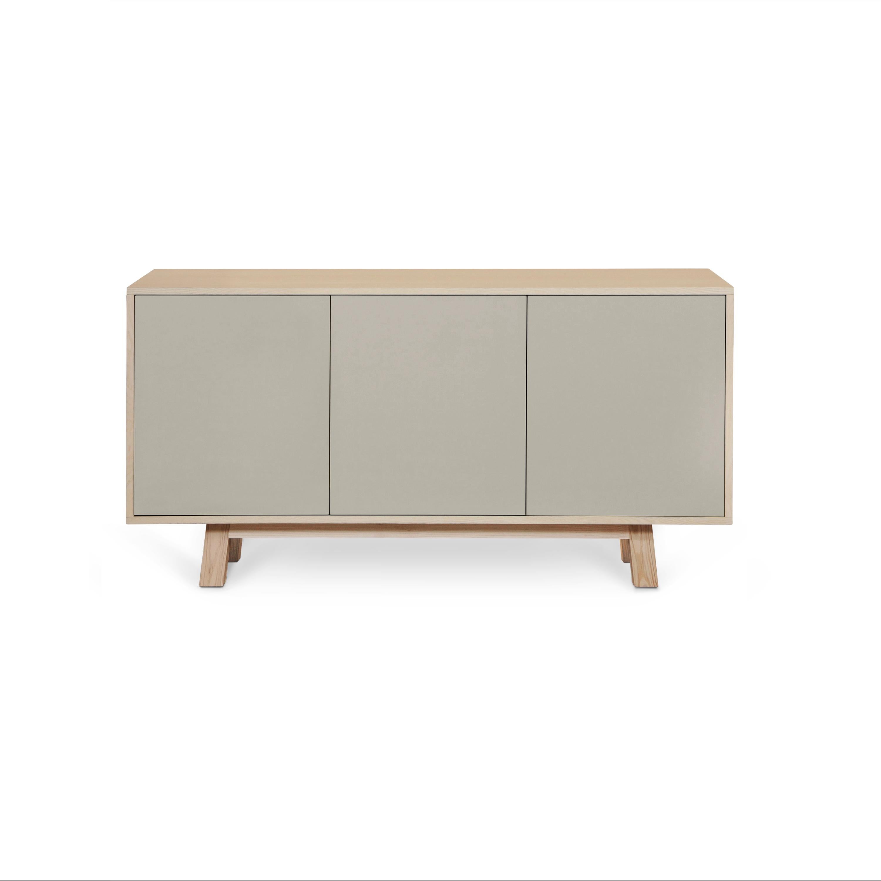French handcrafted designer light gray sideboard by Eric Gizard Paris For Sale 1