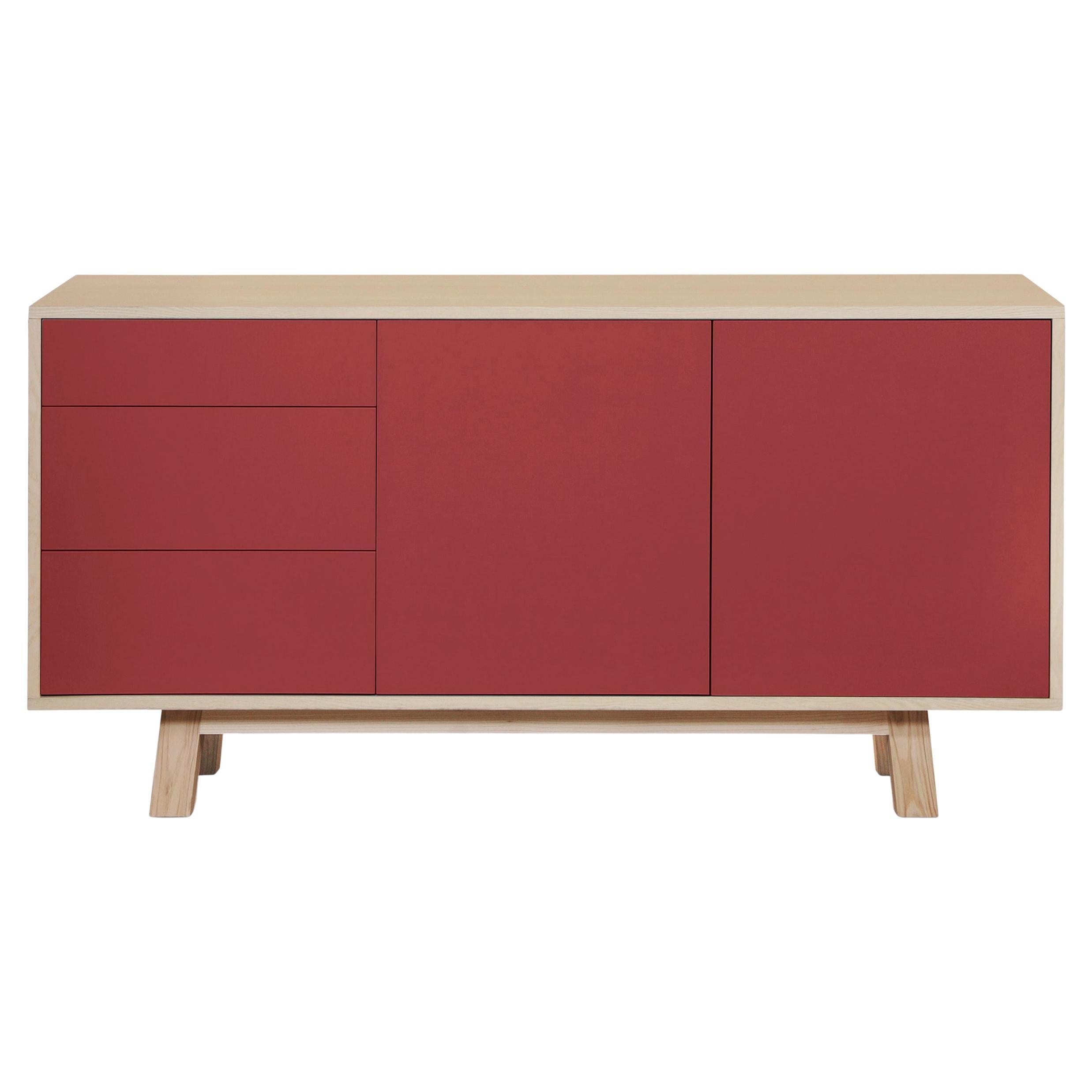Aparador bajo de madera artesanal francés rojo de 2 puertas y 3 cajones KUBE de Eric Gizard