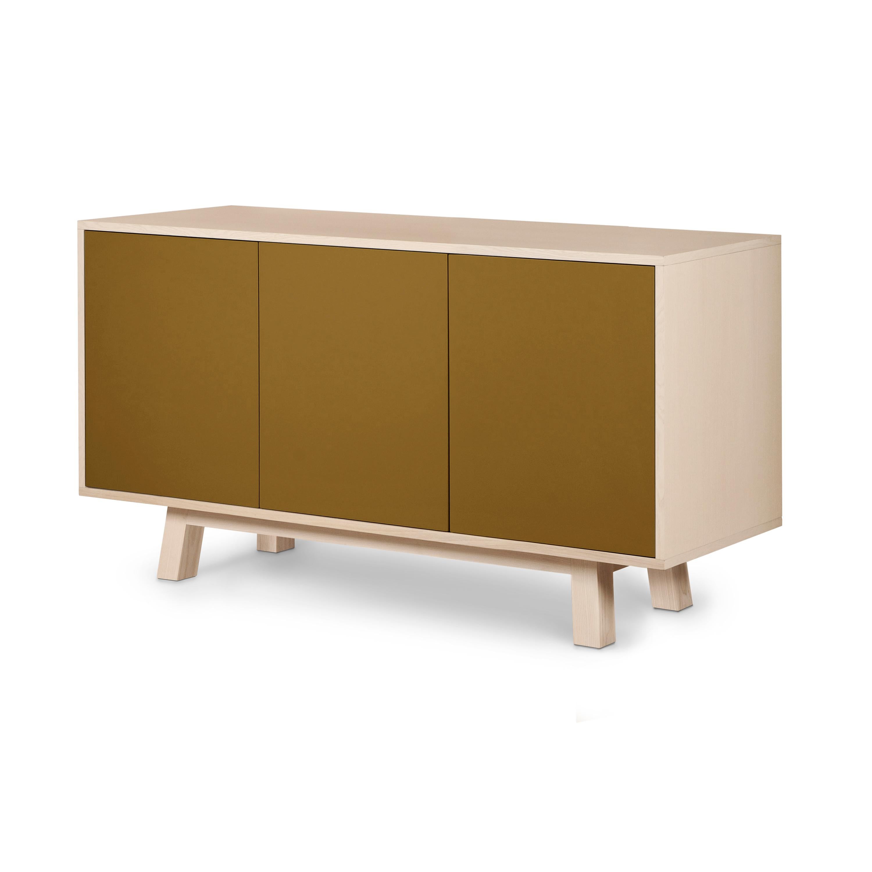 Credenza francese a 3 ante color foglia di tabacco, realizzata a mano da Eric Gizard Paris In condizioni Nuovo in vendita a Landivy, FR