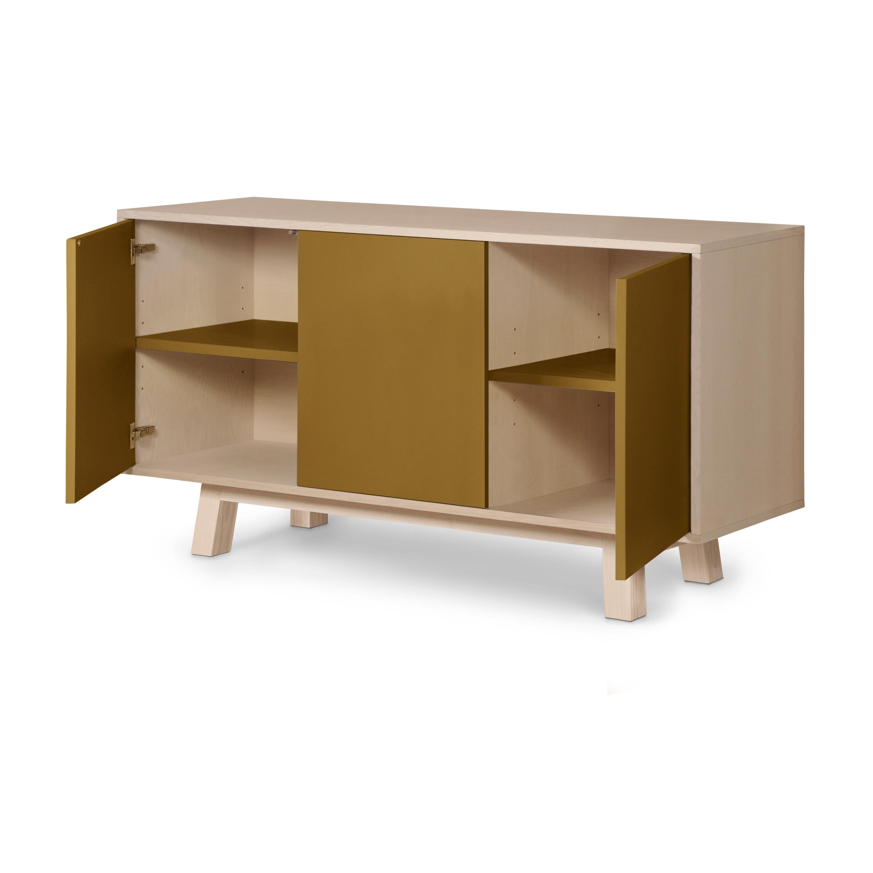 XXI secolo e contemporaneo Credenza francese a 3 ante color foglia di tabacco, realizzata a mano da Eric Gizard Paris in vendita