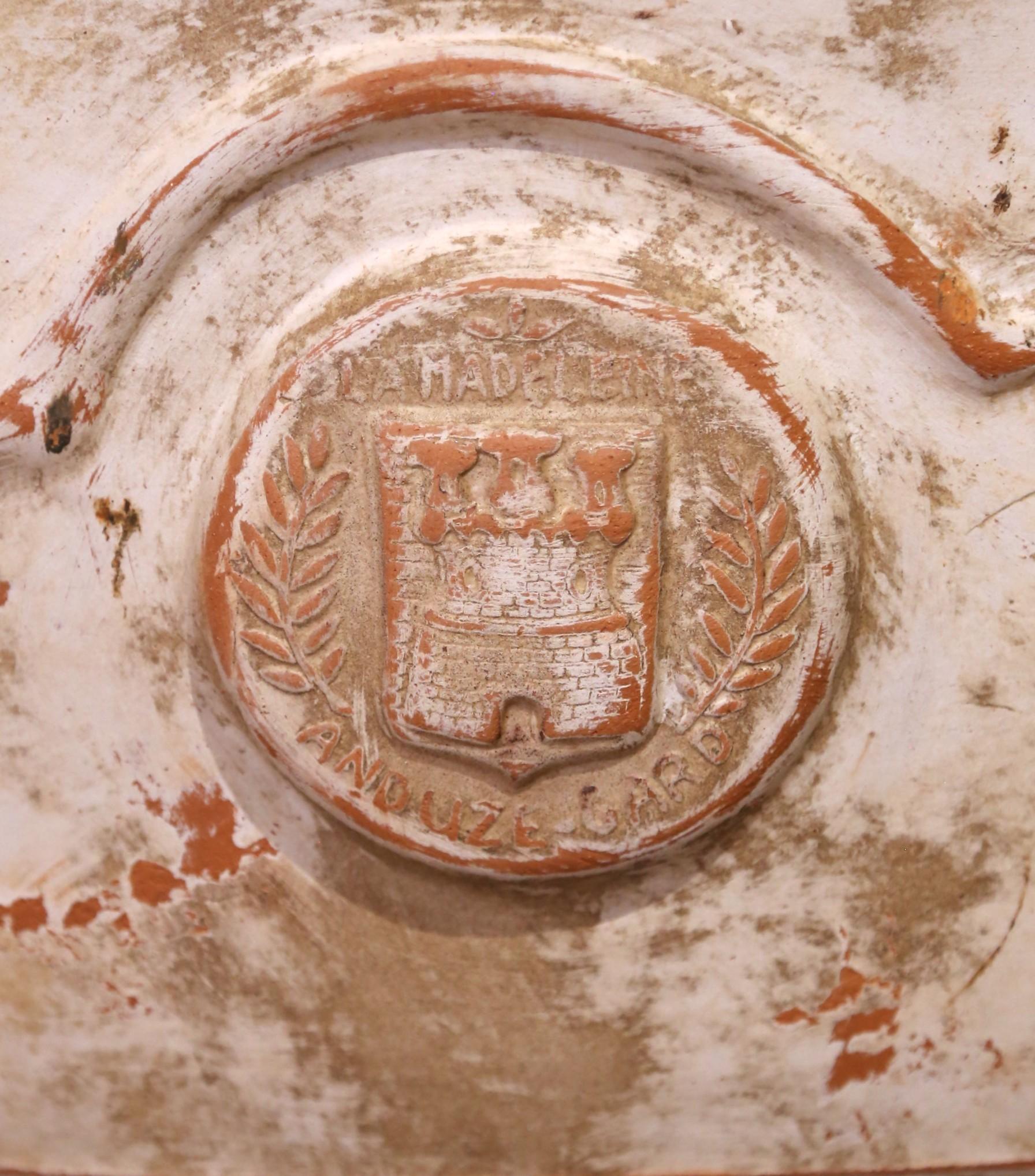 Jardinera Urna Tazón Anduze de Terracota hecha a mano en Francia por La Madeleine Siglo XXI y contemporáneo en venta