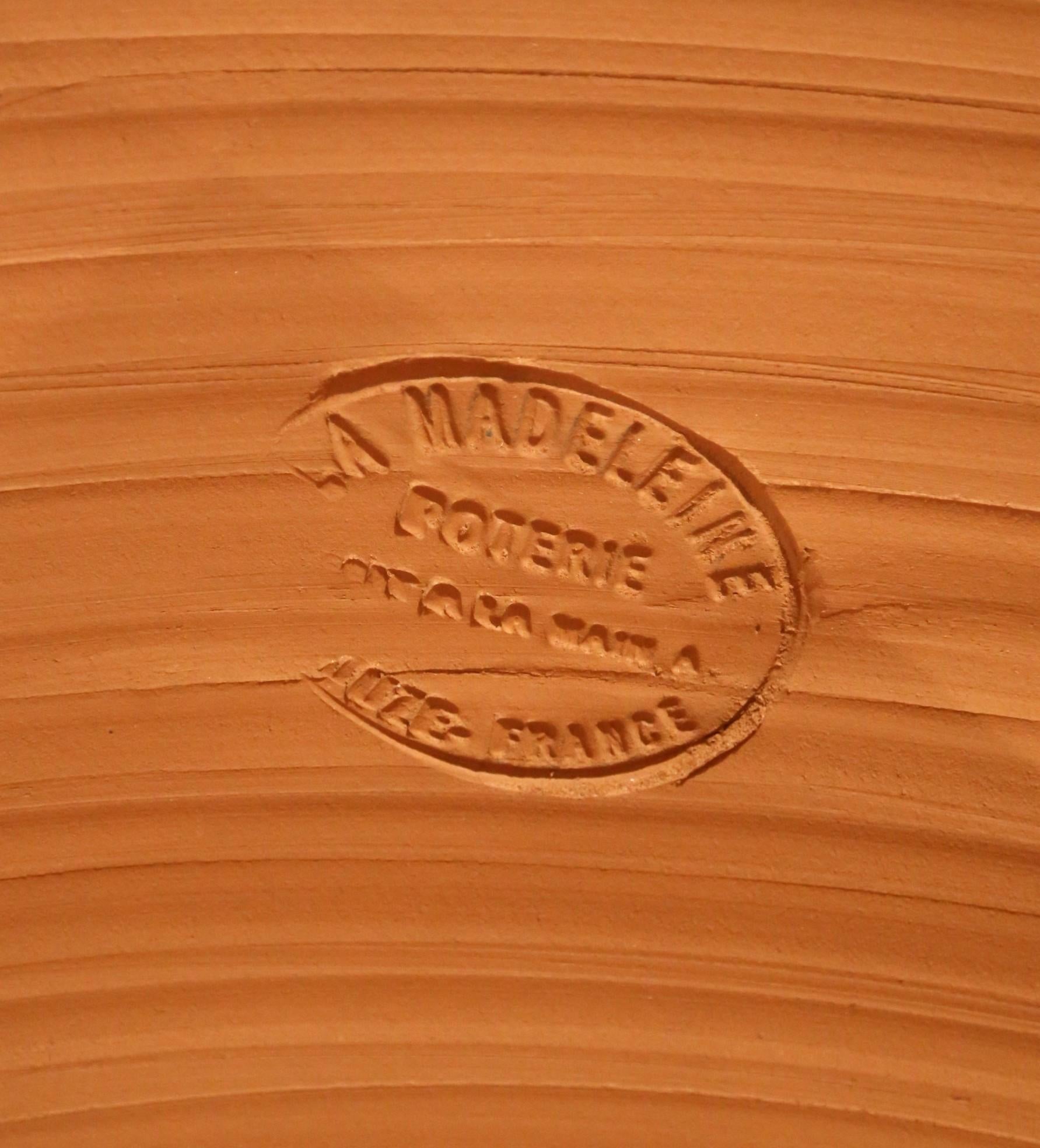 Jardinera Urna Tazón Anduze de Terracota hecha a mano en Francia por La Madeleine en venta 1