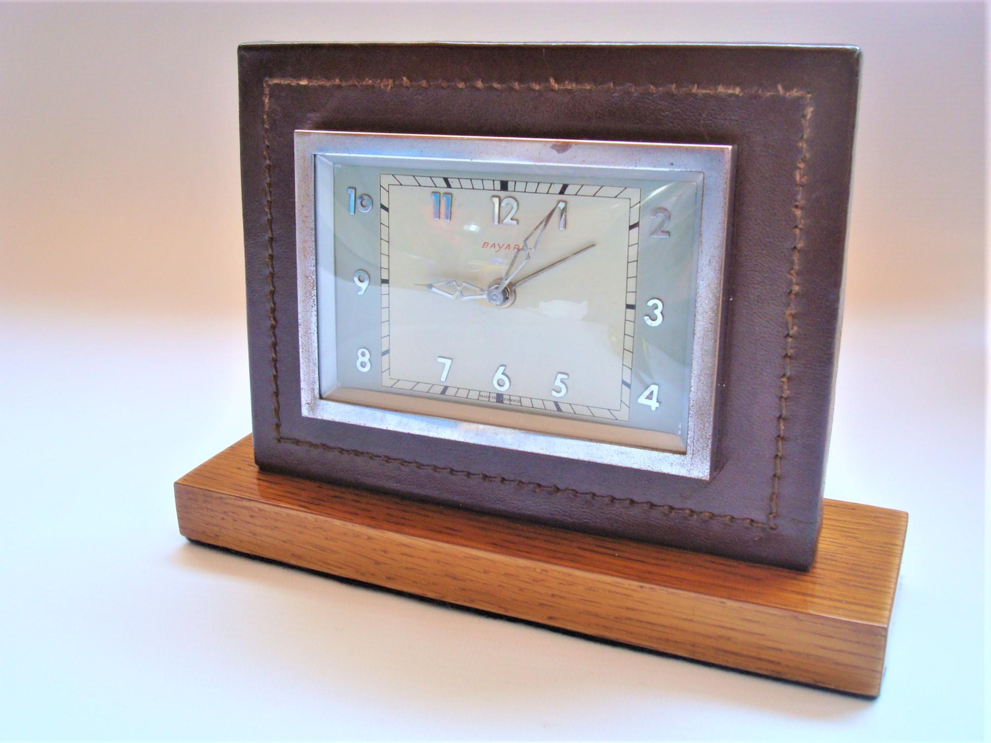 French Handstitched Brown Leather Desk Clock by Bayard, 1950´s For Sale 3
