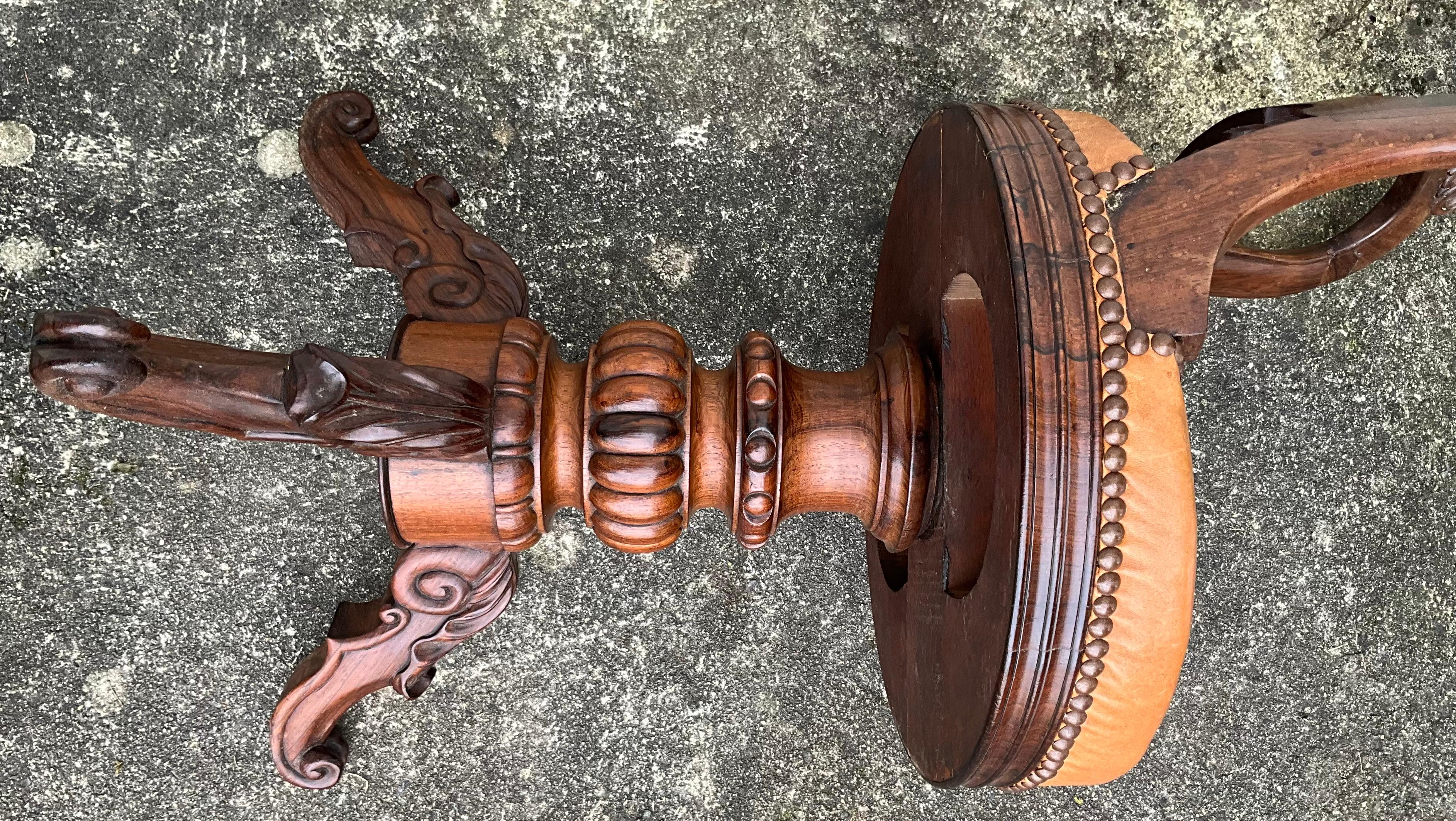 Chaise de harpiste en noyer, milieu du 19e siècle Bon état - En vente à SAINT-CLÉMENT-DE-LA-PLACE, FR