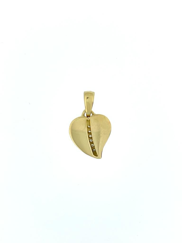 Brilliant Cut French Heart Pendant Yellow Gold Diamonds and Violet Cabochon Scapolite For Sale