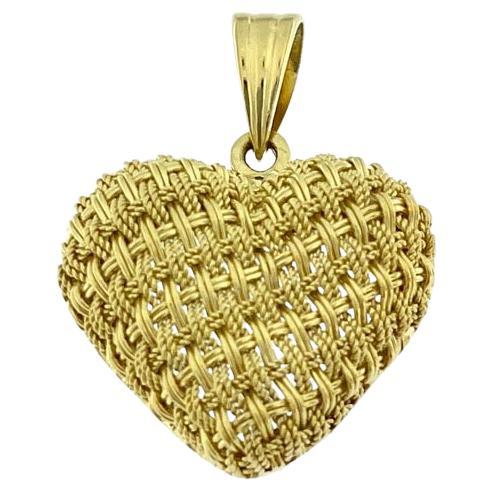 French Heart Pendant Yellow Gold Filigree For Sale