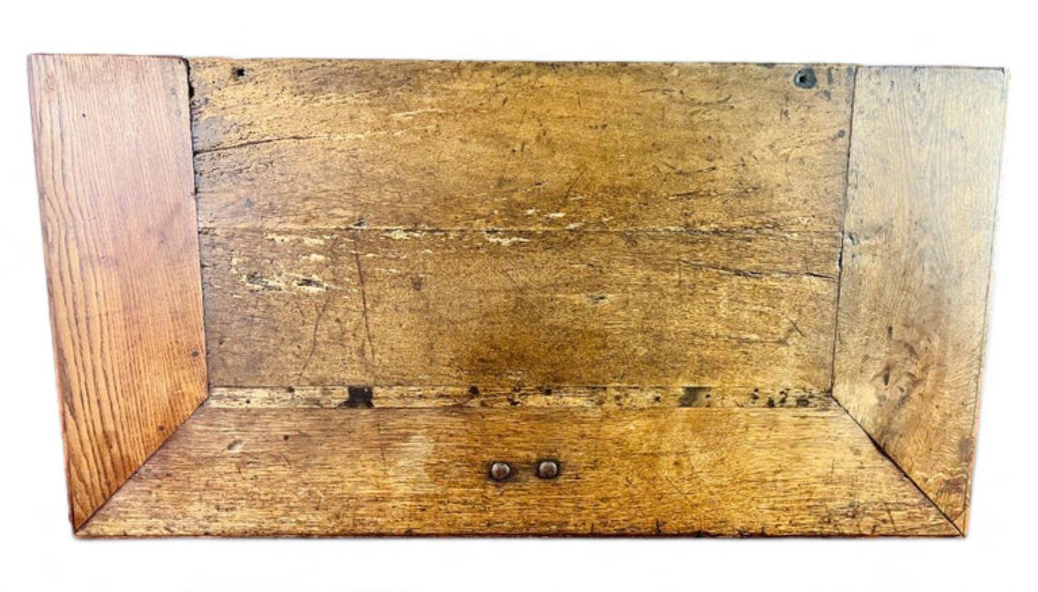 Bureau français Henri IV/Renaissance en bois sculpté 17ème - France Bon état - En vente à Beuzevillette, FR