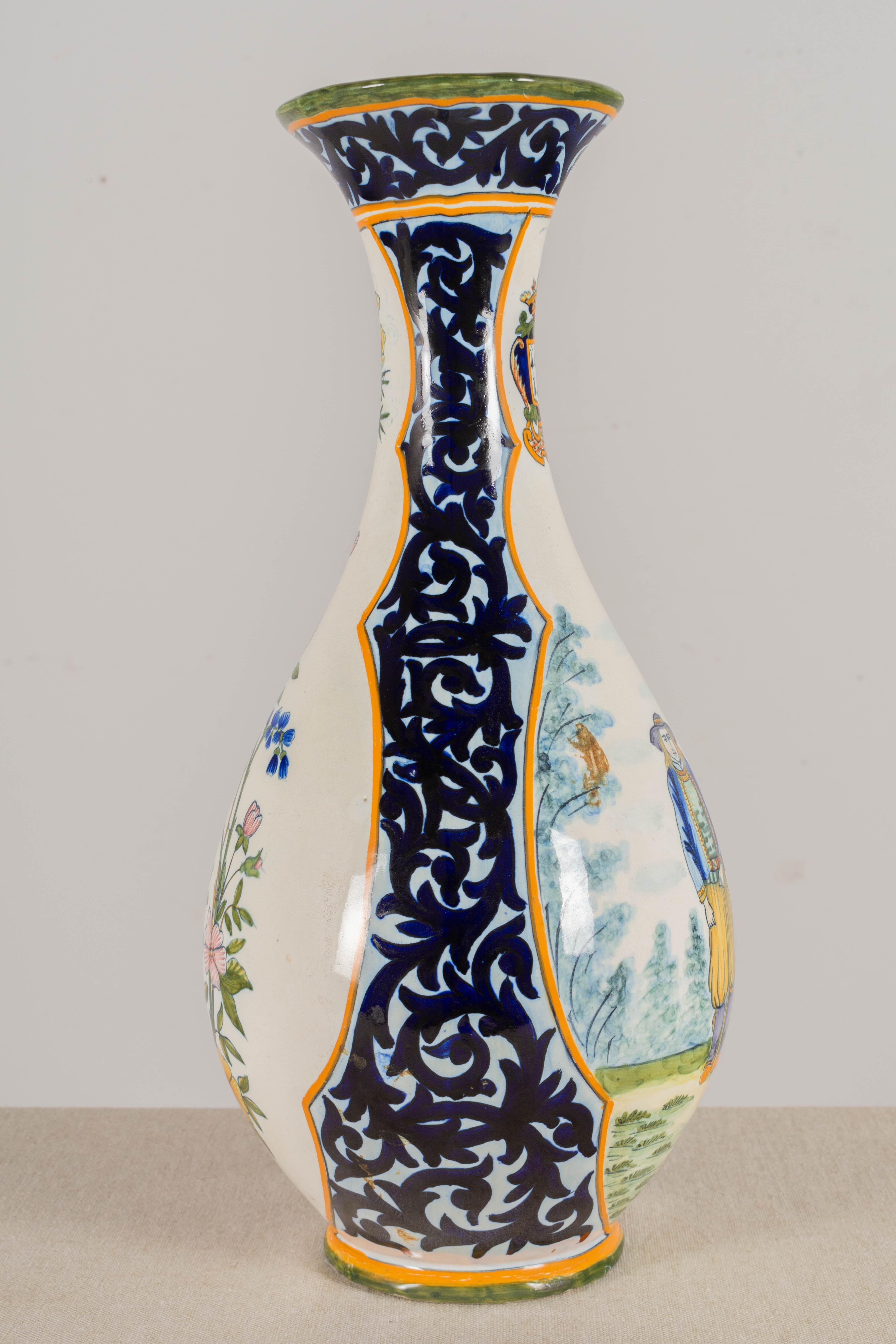 Vase De Quimper Signé R. Quillivic - Faïence Bretonne Vintage