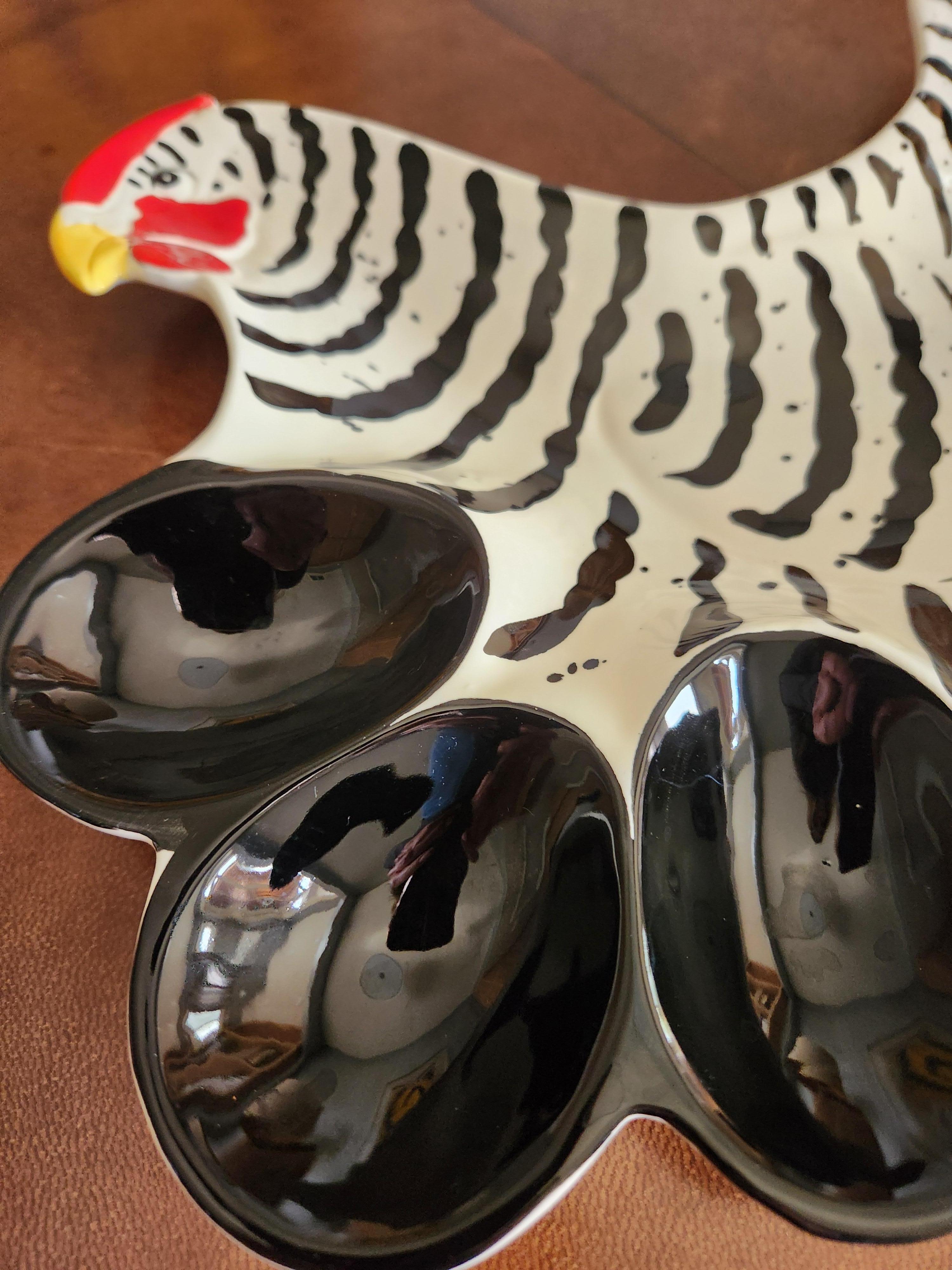 Ceramica Piatto con uova alla diavola dipinte a mano con le galline francesi in vendita