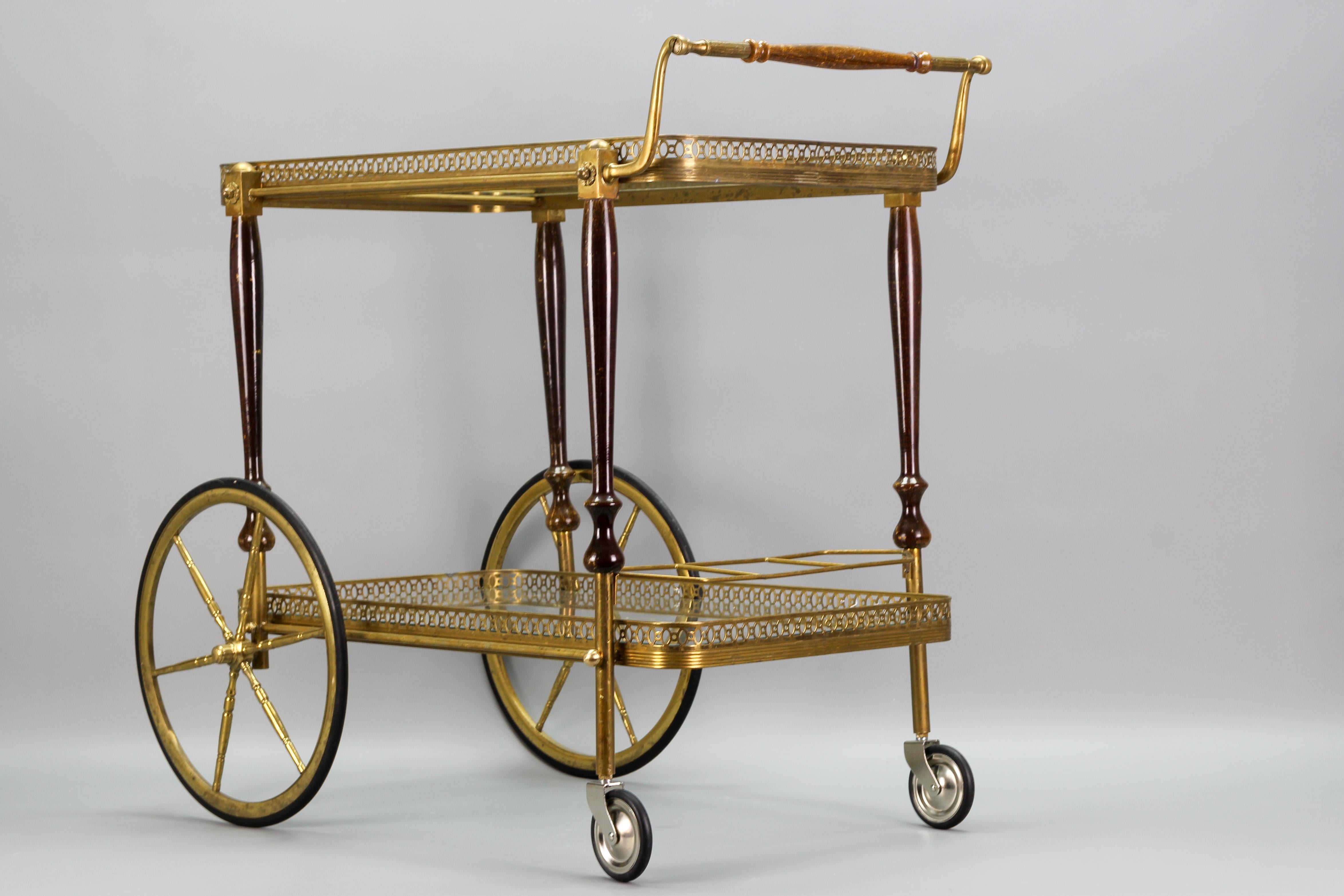Mid-20th Century French Hollywood Regency Brass and Glass Bar Cart Drinks Trolley