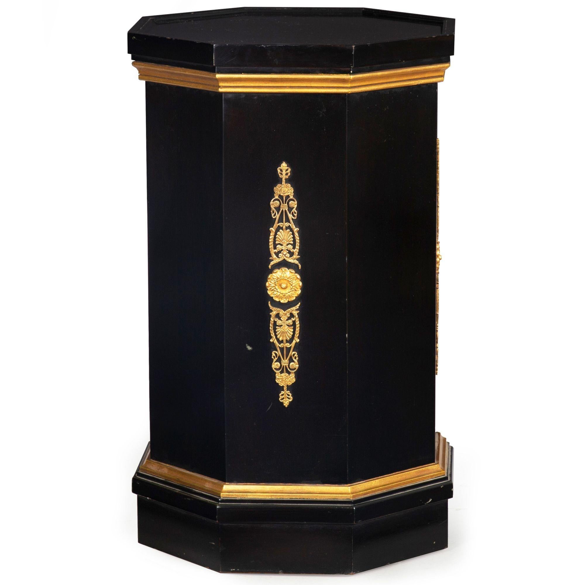French Hollywood Regency Ebonized Pedestal Column, style of Maison Jansen For Sale 1