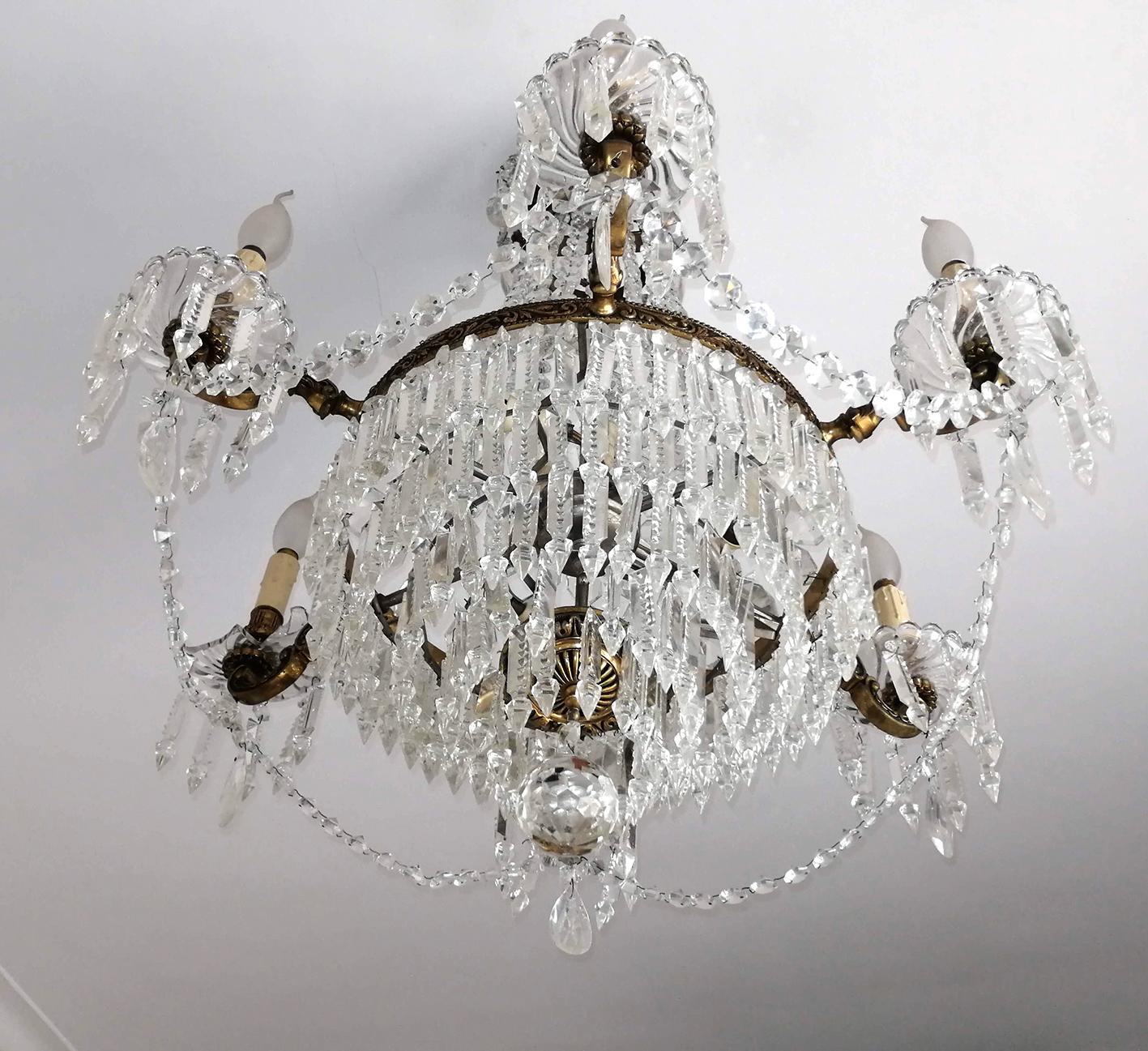 French Hollywood Regency Empire Gilt Bronze Crystal Garlands 12-Light Chandelier In Excellent Condition For Sale In Coimbra, PT