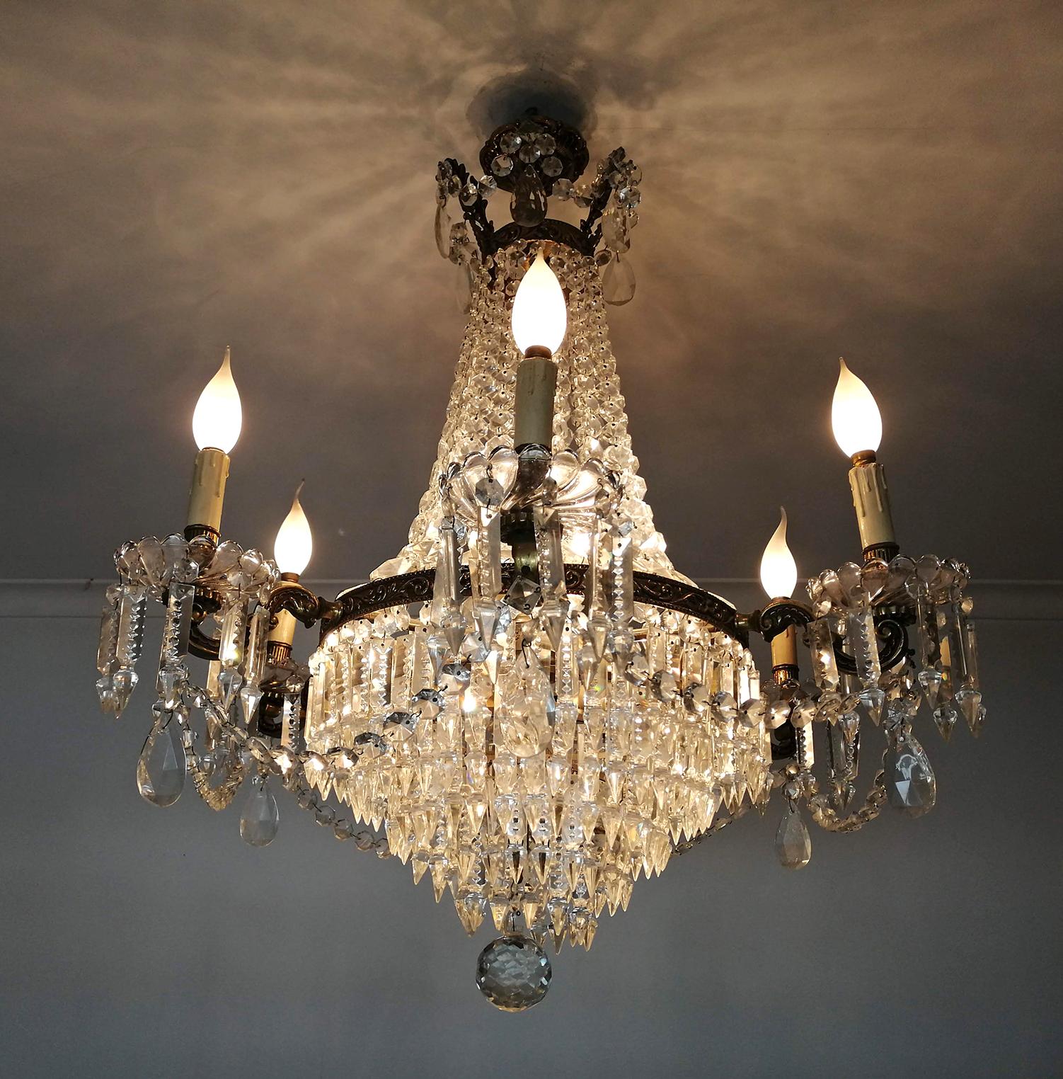 French Hollywood Regency Empire Gilt Bronze Crystal Garlands 12-Light Chandelier For Sale 1