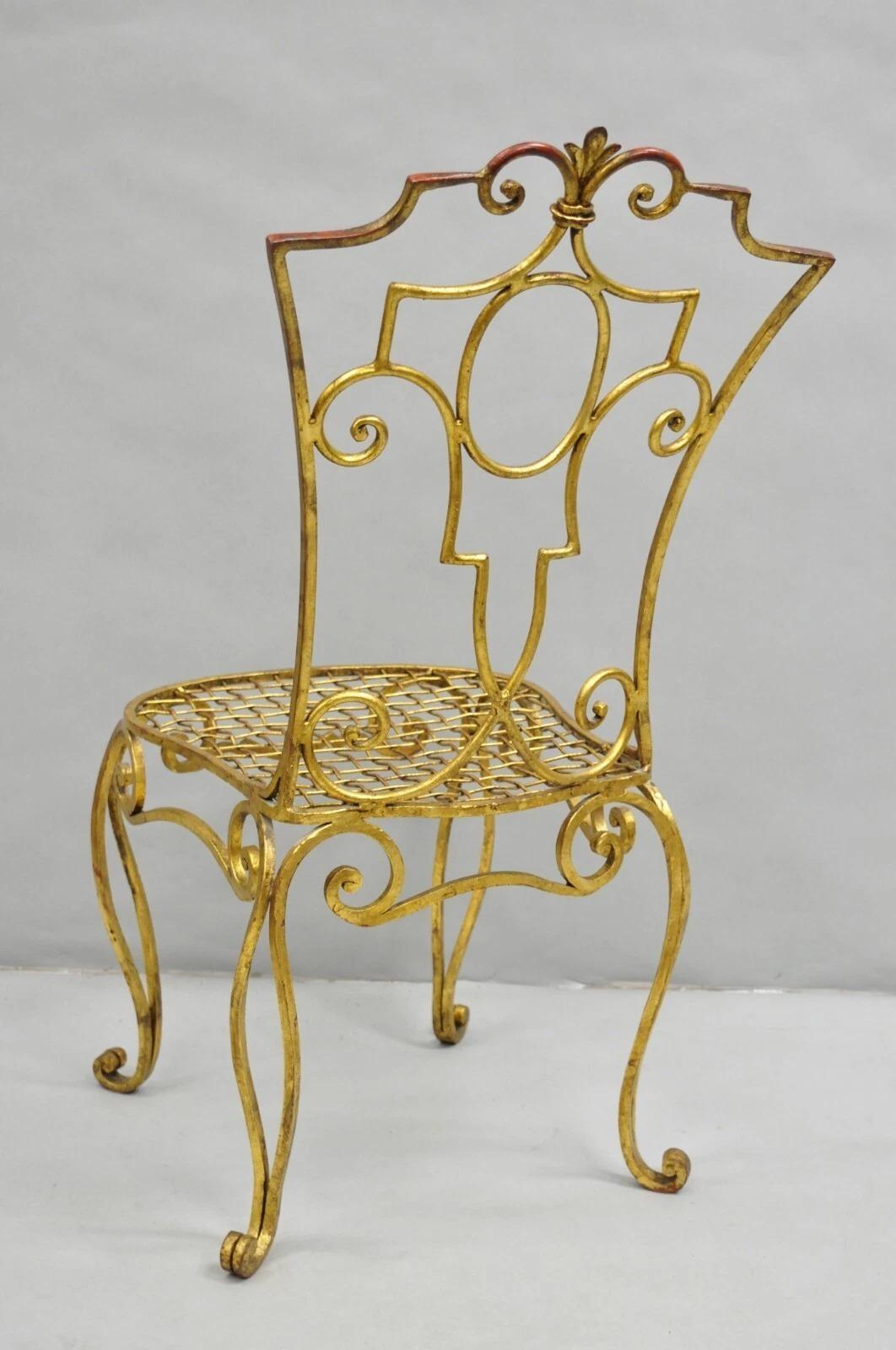 Sedia da fianco francese Hollywood Regency in ferro dorato stile Jean-Charles Moreux in vendita 4