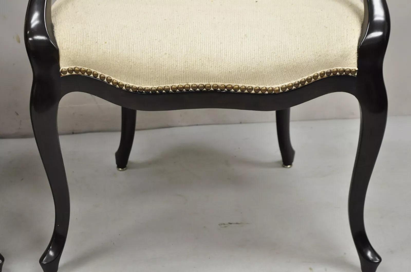 Poltrone francesi Hollywood Regency stile Luigi XV in mogano con schienale ovale - una coppia in vendita 2