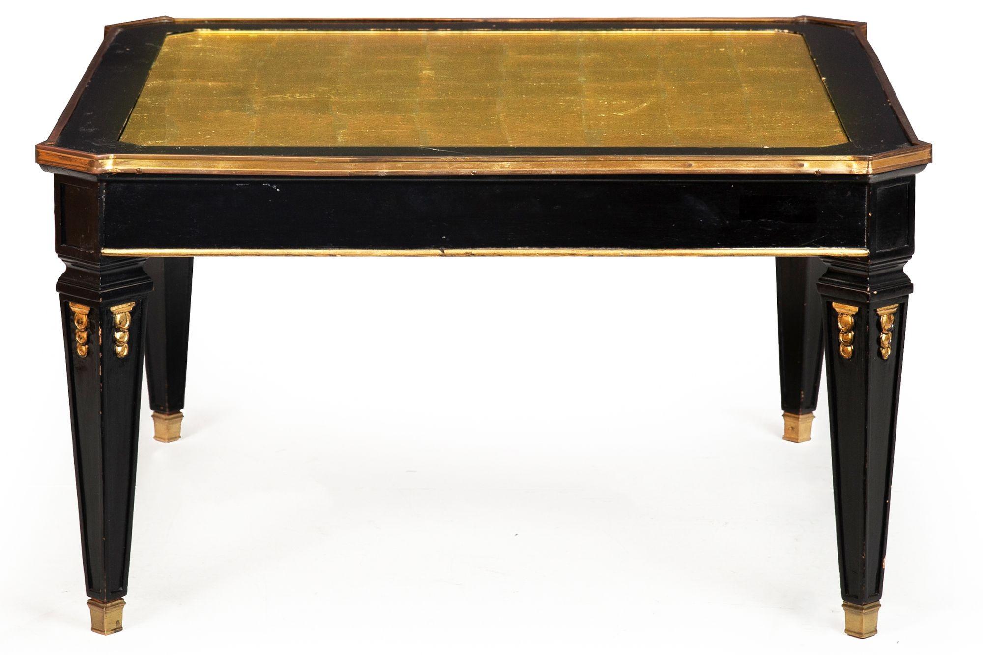 Ébénisé Table basse de style régence hollywoodienne par Maison Jansen vers 1970 en vente