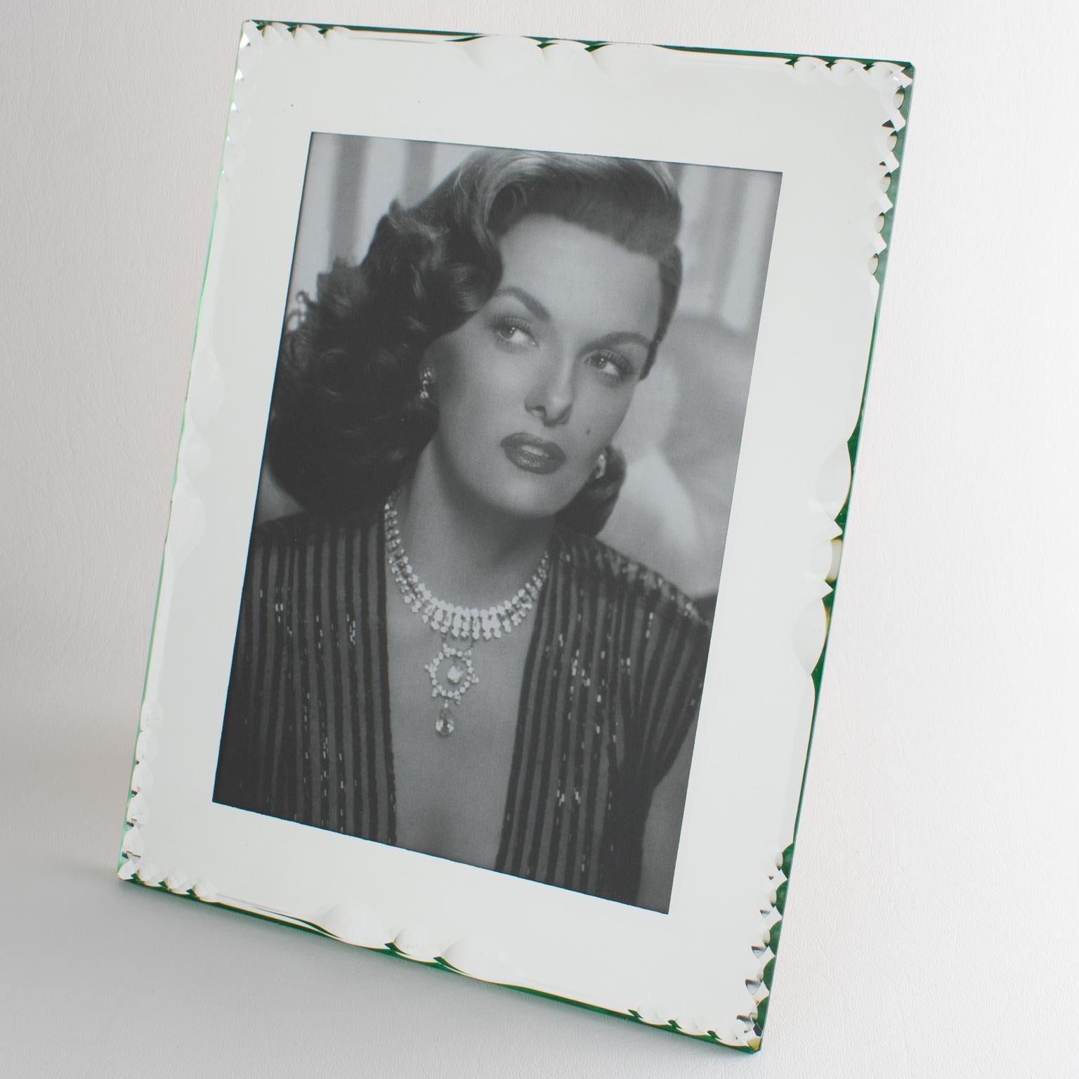 Hollywood Regency Cadre à photo en verre miroité de style régence hollywoodienne, circa 1940 en vente