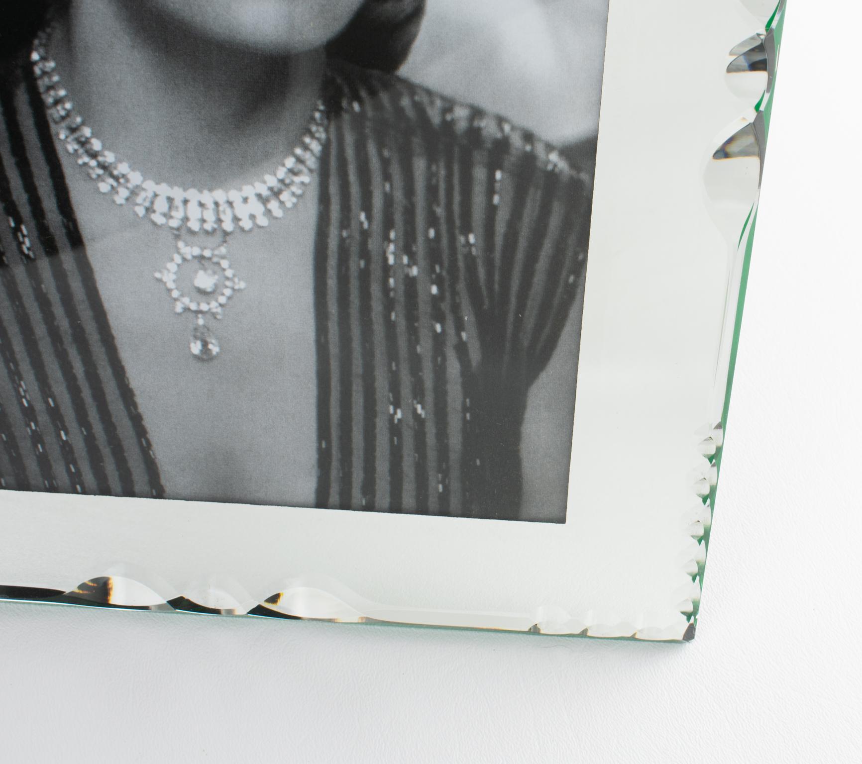 Cadre à photo en verre miroité de style régence hollywoodienne, circa 1940 en vente 1