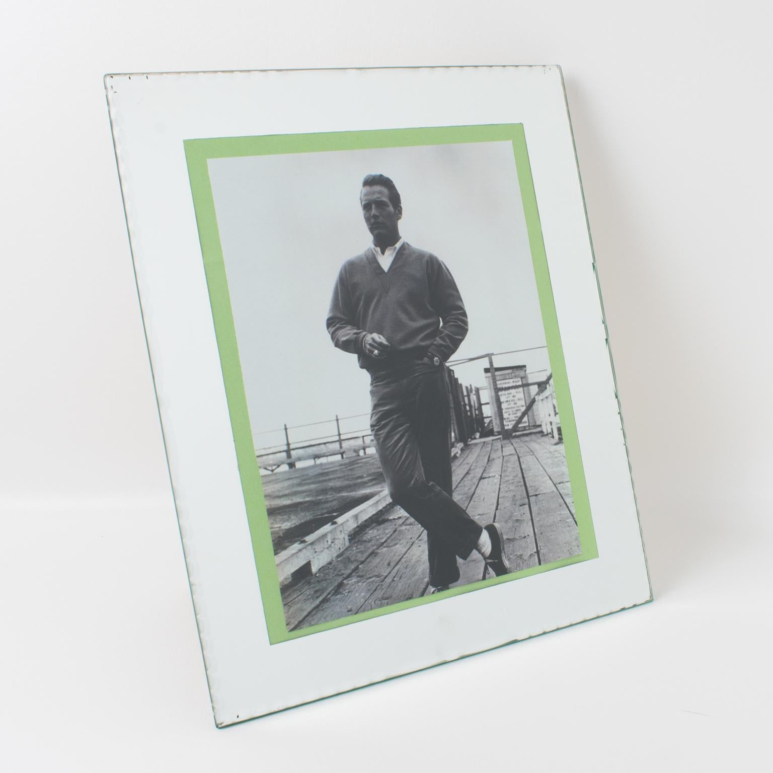 French Hollywood Regency Mirrored Glass Picture Photo Frame, 1940s In Good Condition For Sale In Atlanta, GA
