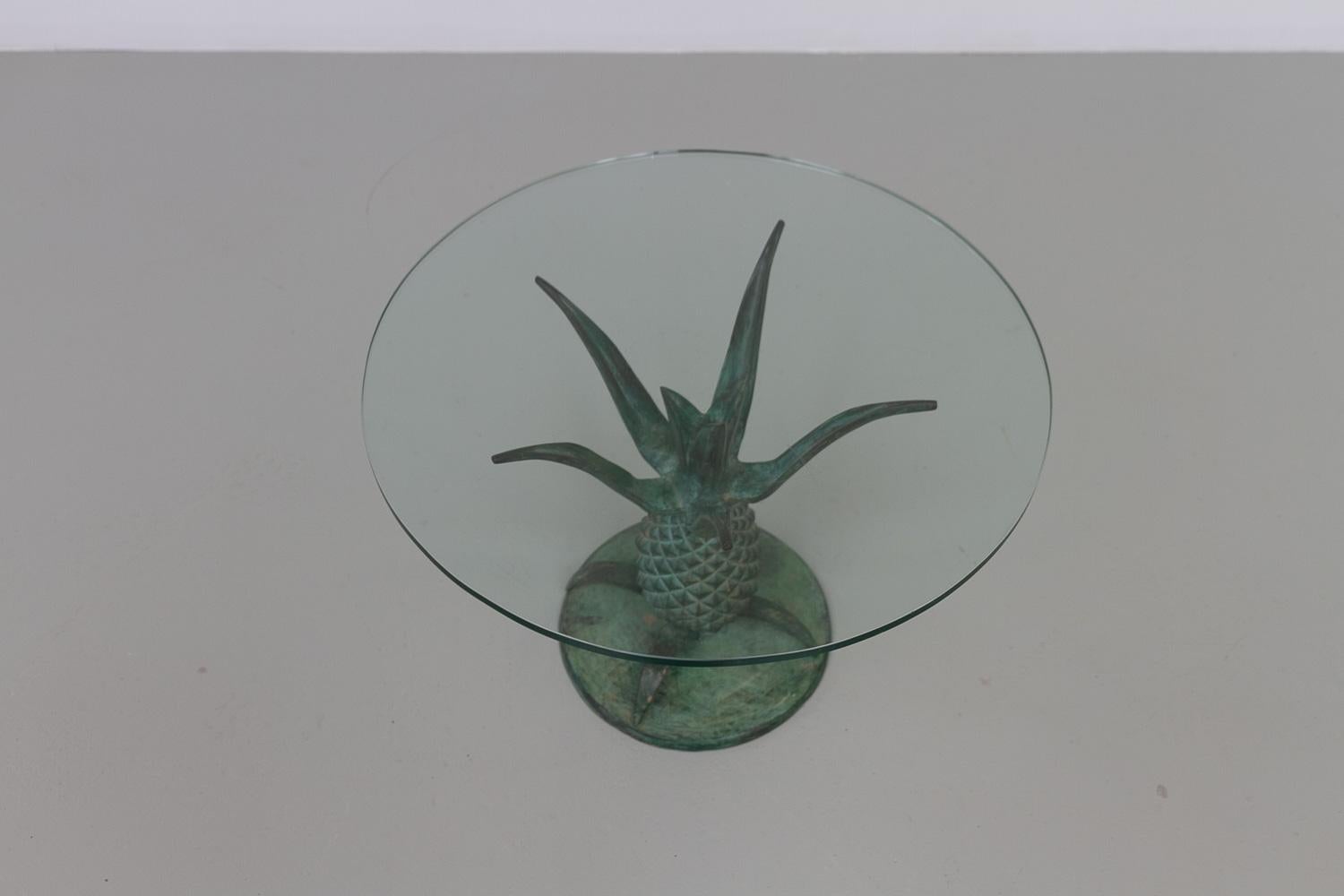 Tavolino ananas francese Hollywood Regency in ottone e vetro. 1970s. in vendita 4