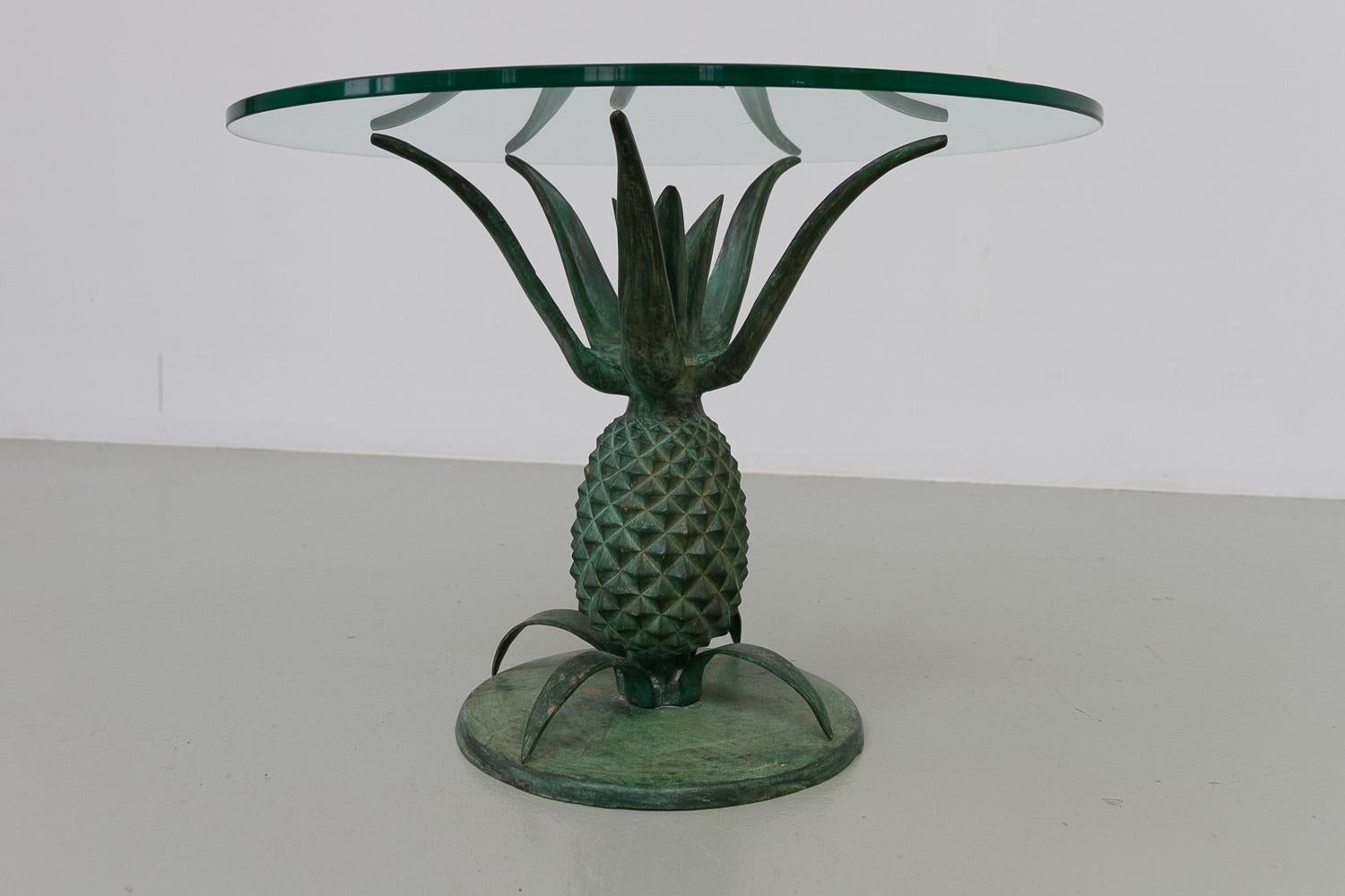 Tavolino ananas francese Hollywood Regency in ottone e vetro. 1970s. In condizioni buone in vendita a Asaa, DK