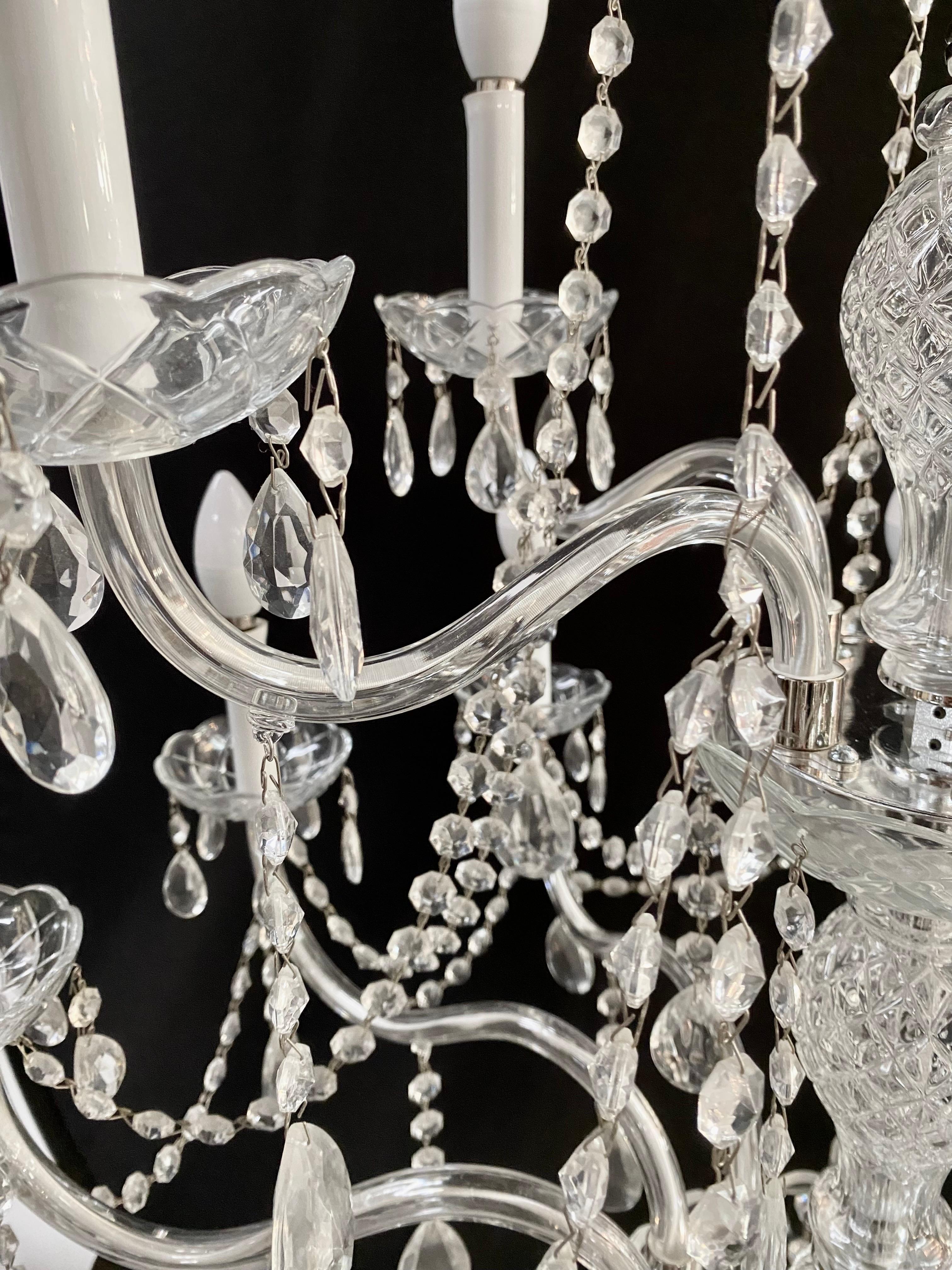Lampadario di cristallo in stile Hollywood Regency francese, 15 bracci in vendita 13