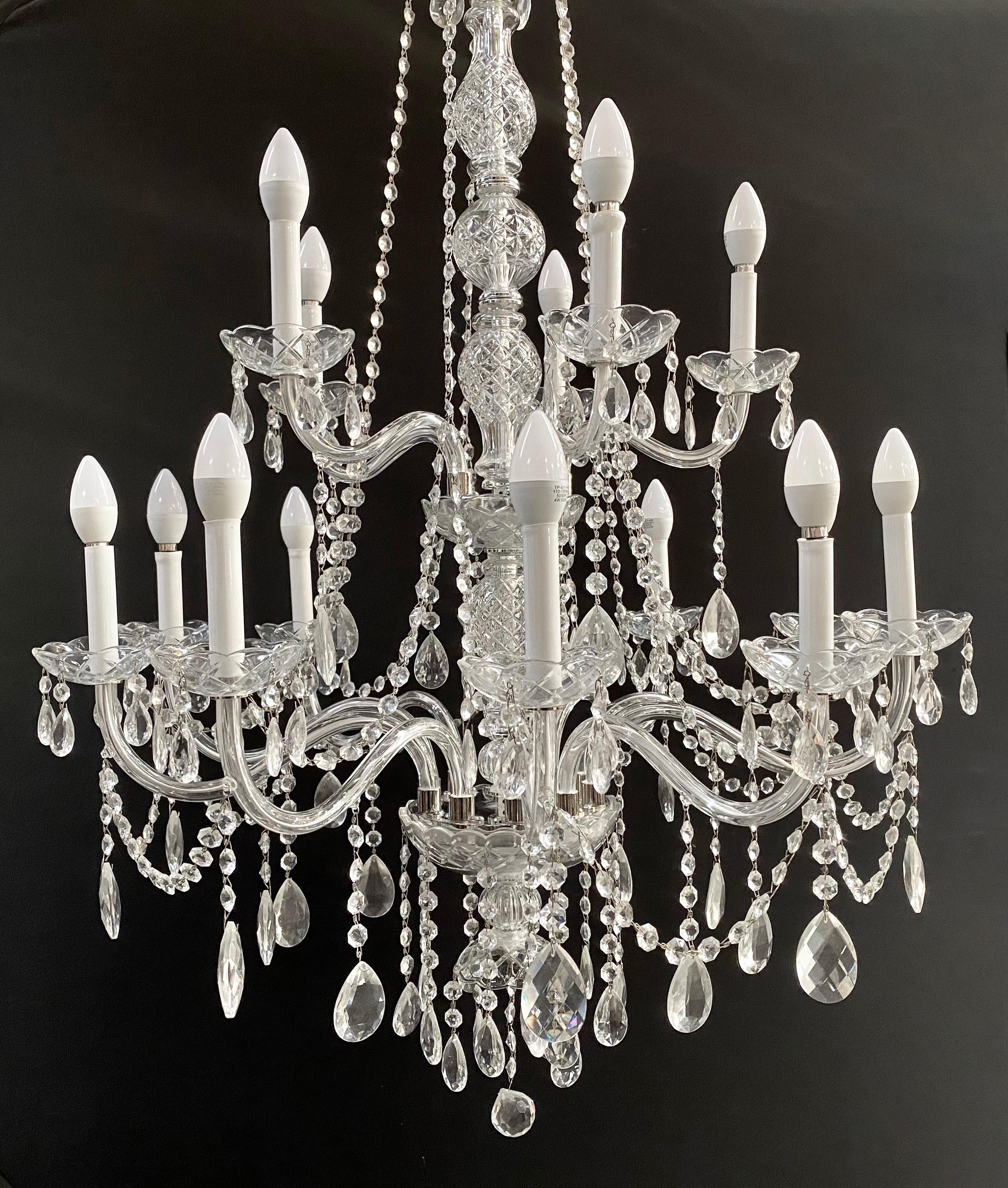 French Hollywood Regency Style Crystal Chandelier, 15 Arms  In Good Condition For Sale In Plainview, NY