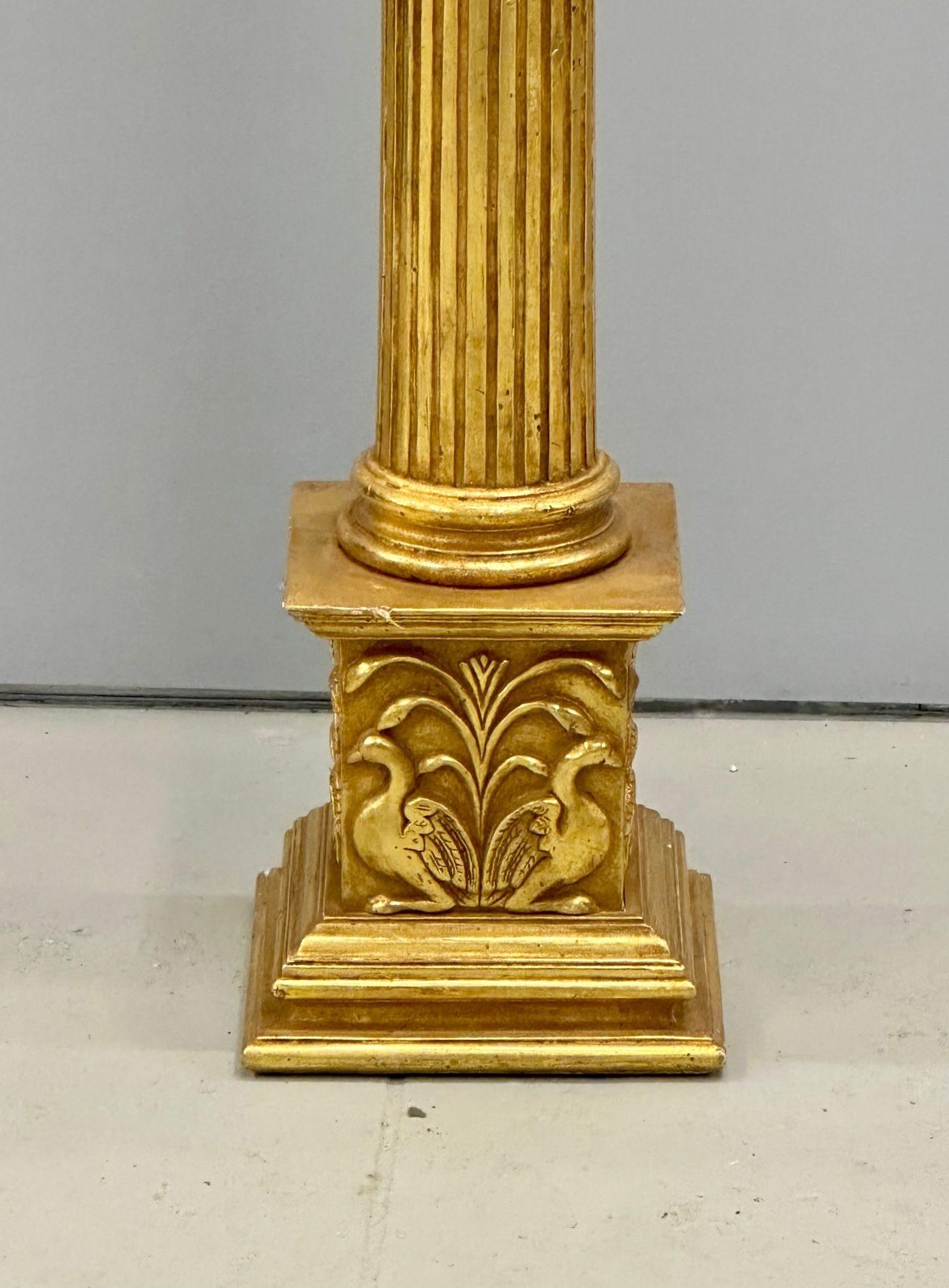 Grand lampadaire français de style Hollywood Regency en bois doré sculpté à la main en vente 3