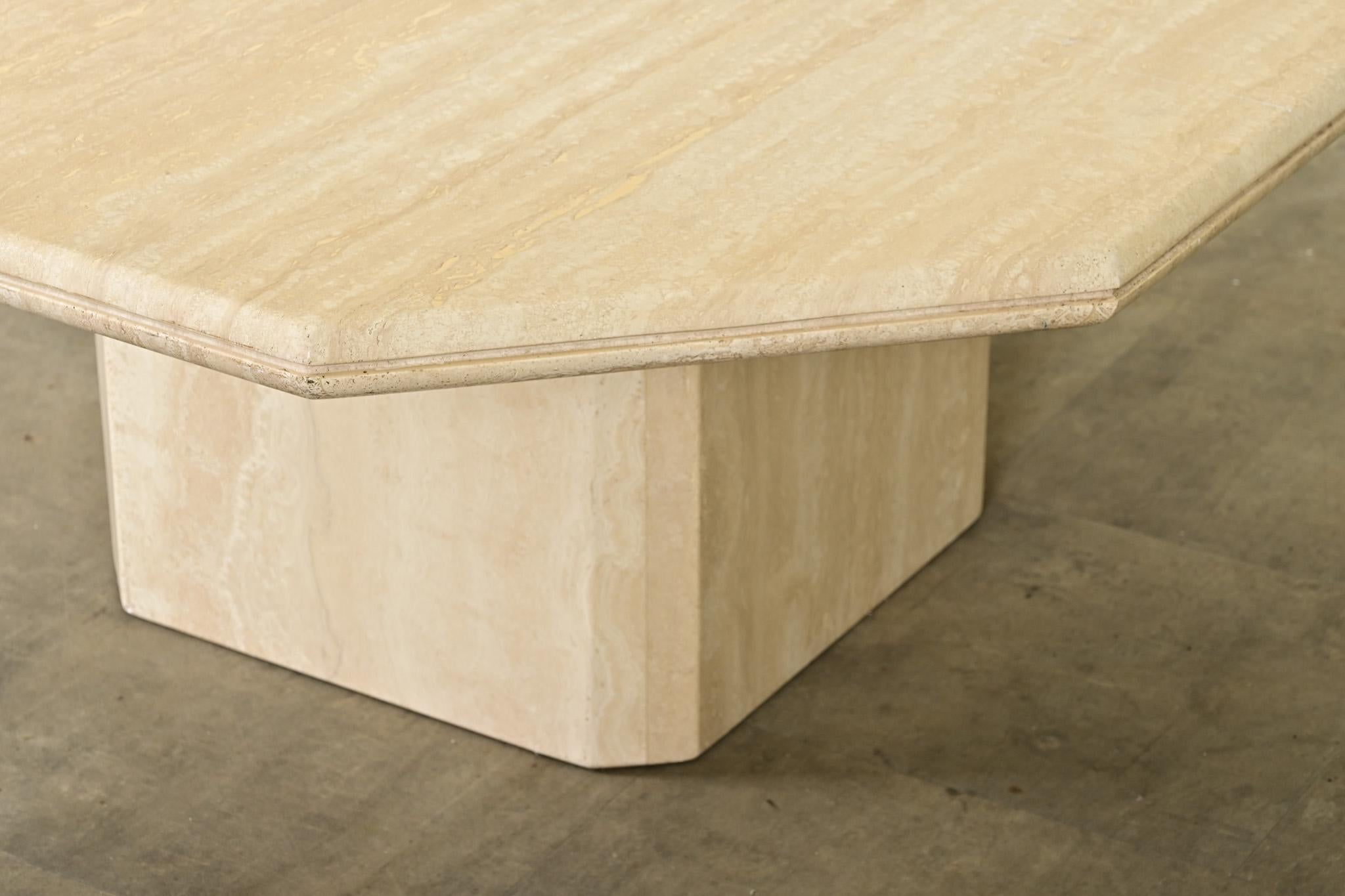 Table basse française Hollywood Regency en travertin en vente 3