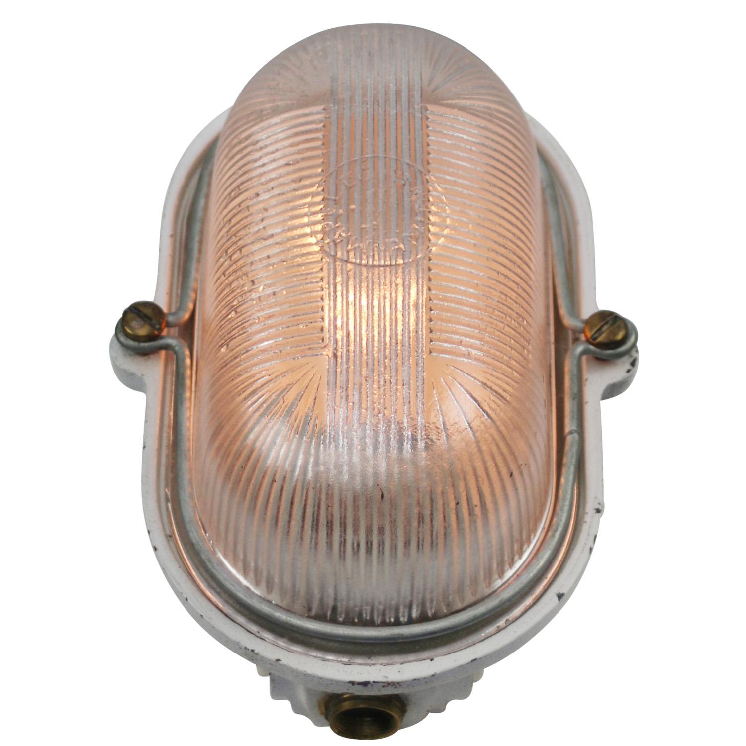 Französische Holophane Glas Vintage Industrie Wandleuchten von Mapalec, Amiens (Industriell) im Angebot