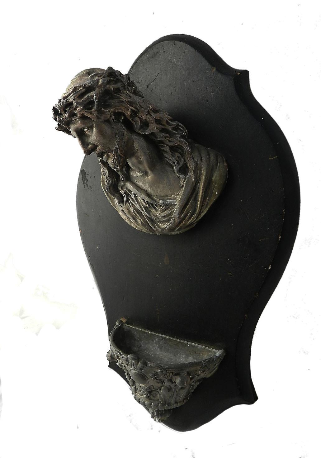 French holy water font 19th century head of Christ sculpture
Powerful depiction of the crucifixion Jesus on the cross silvered Spelter
Benetier crucifix
On ebonized wood back distressed through age
Very characterful.




  