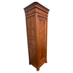 Französisch Homme Debout Bonnetière In Obstholz, Louis-Philippe-Stil, Anfang 20.