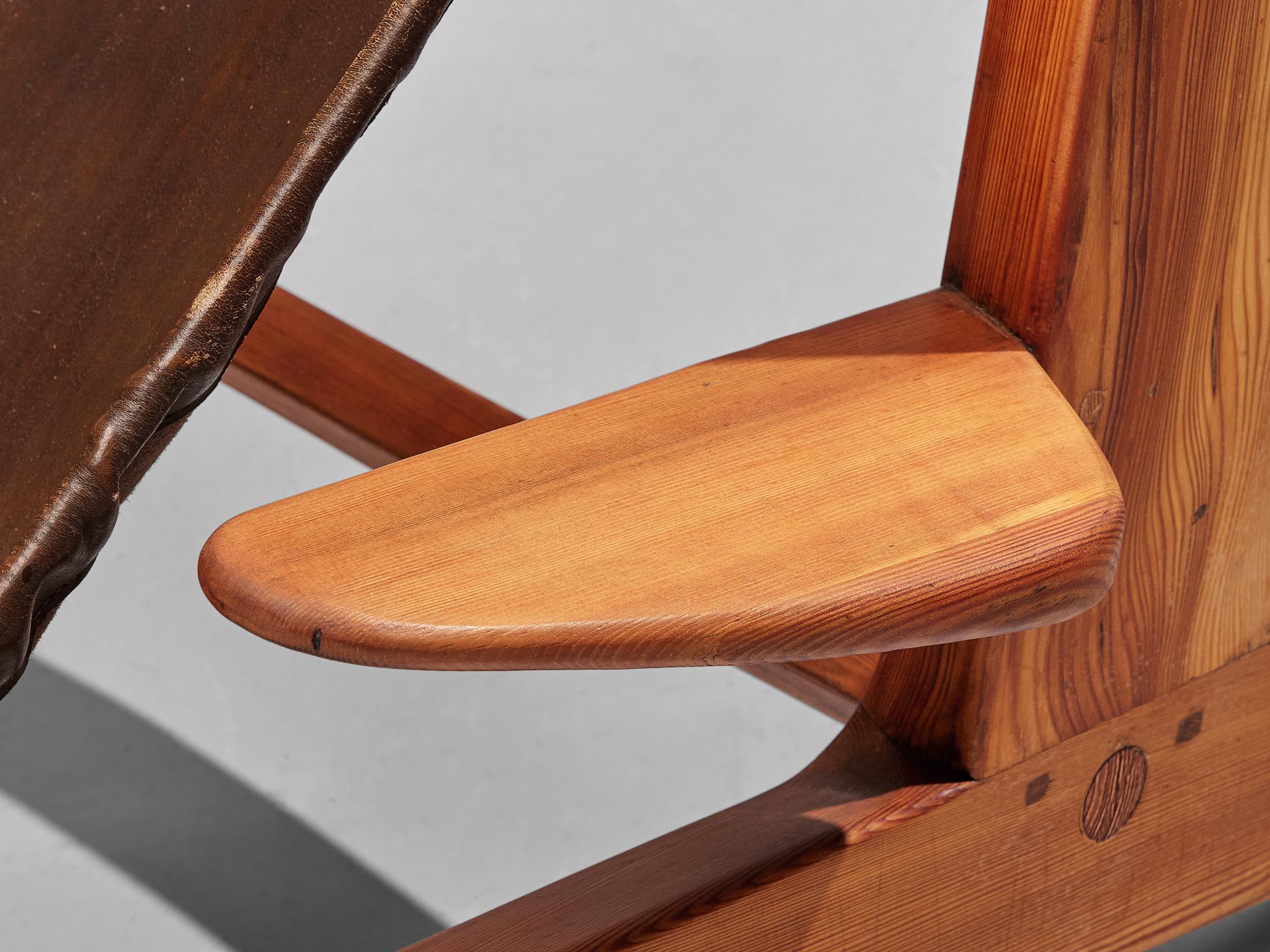 French Hunting Chair in Pine and Brown Leather For Sale 3